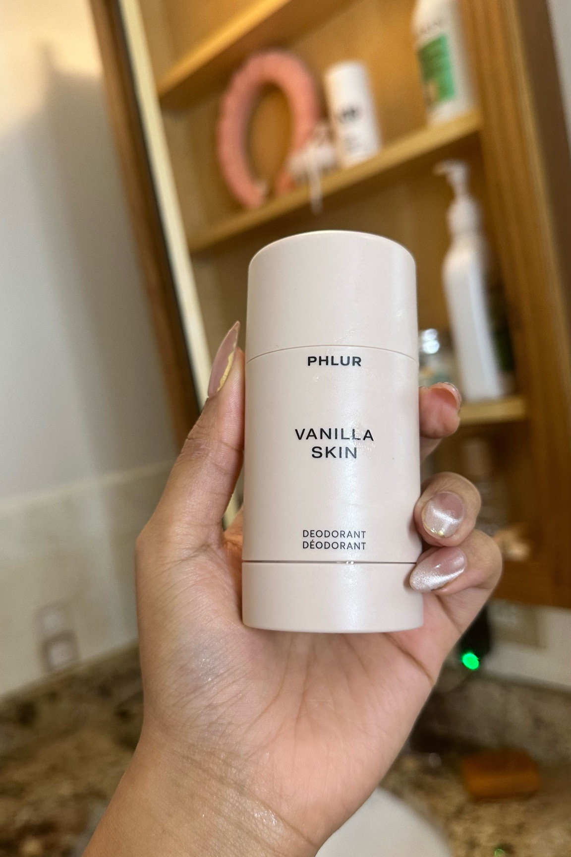 This deodorant smells SO good!! And for my sweaty girlies, yes it lasts 🥹🙏🏽🙏🏽🙏🏽 aluminum free AND it has BHA? It’s official, have a new fav deo! 🫶🏽

#phlur #vanillaskin #deodorant

#LTKFindsUnder50