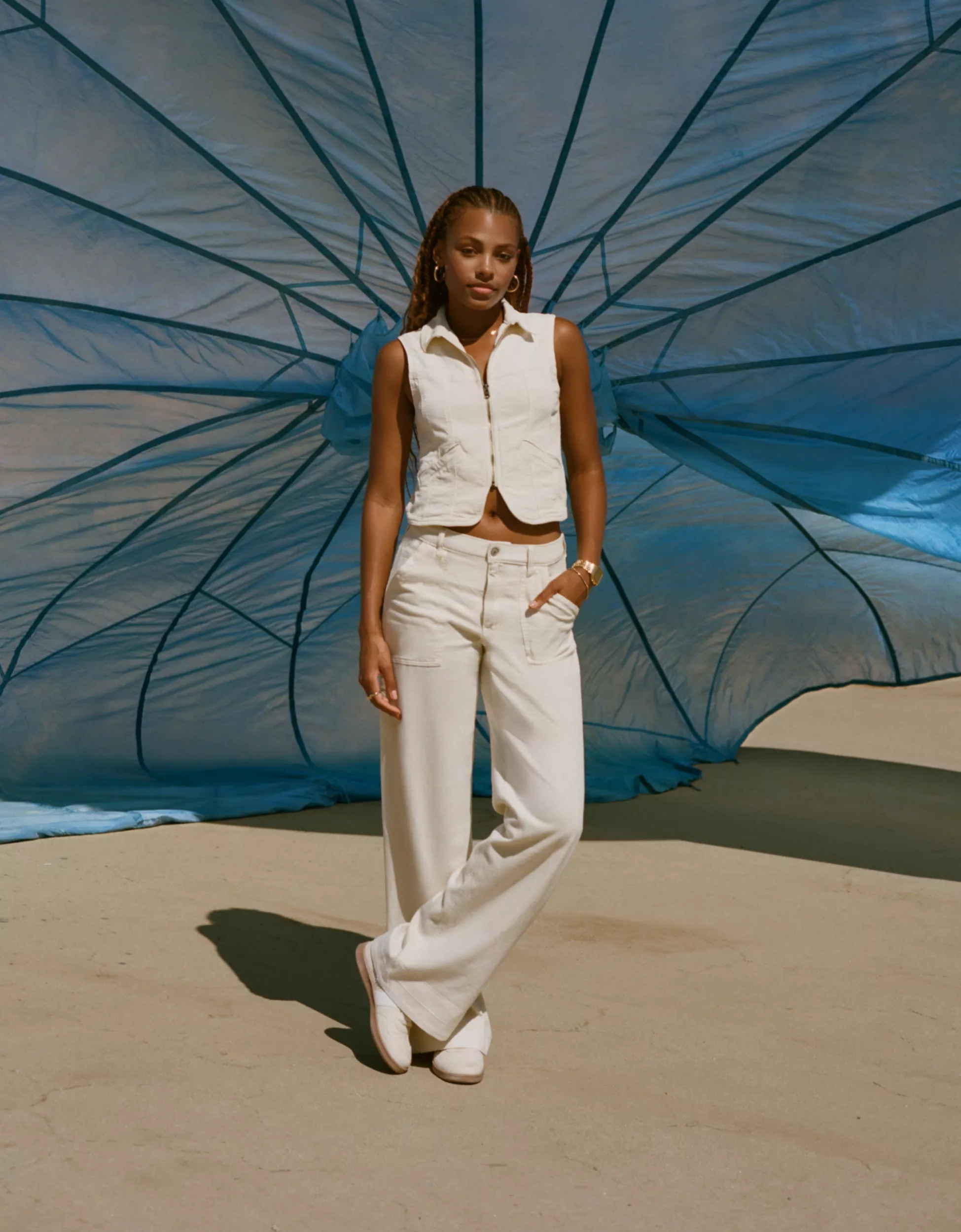 AE Dreamy Drape Woven Super High-Waisted Baggy Wide-Leg Pant | American Eagle Outfitters (US & CA)