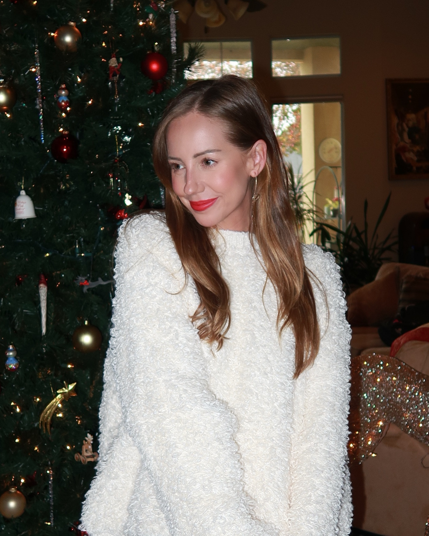 this red lip is RAVISHING 🌶️

For warm skin/undertones: ravishing red  (what i’m wearing)

For cool skin / undertones : inappropriate red or immortal red 

#LTKbeauty #LTKfindsunder50 #LTKstyletip