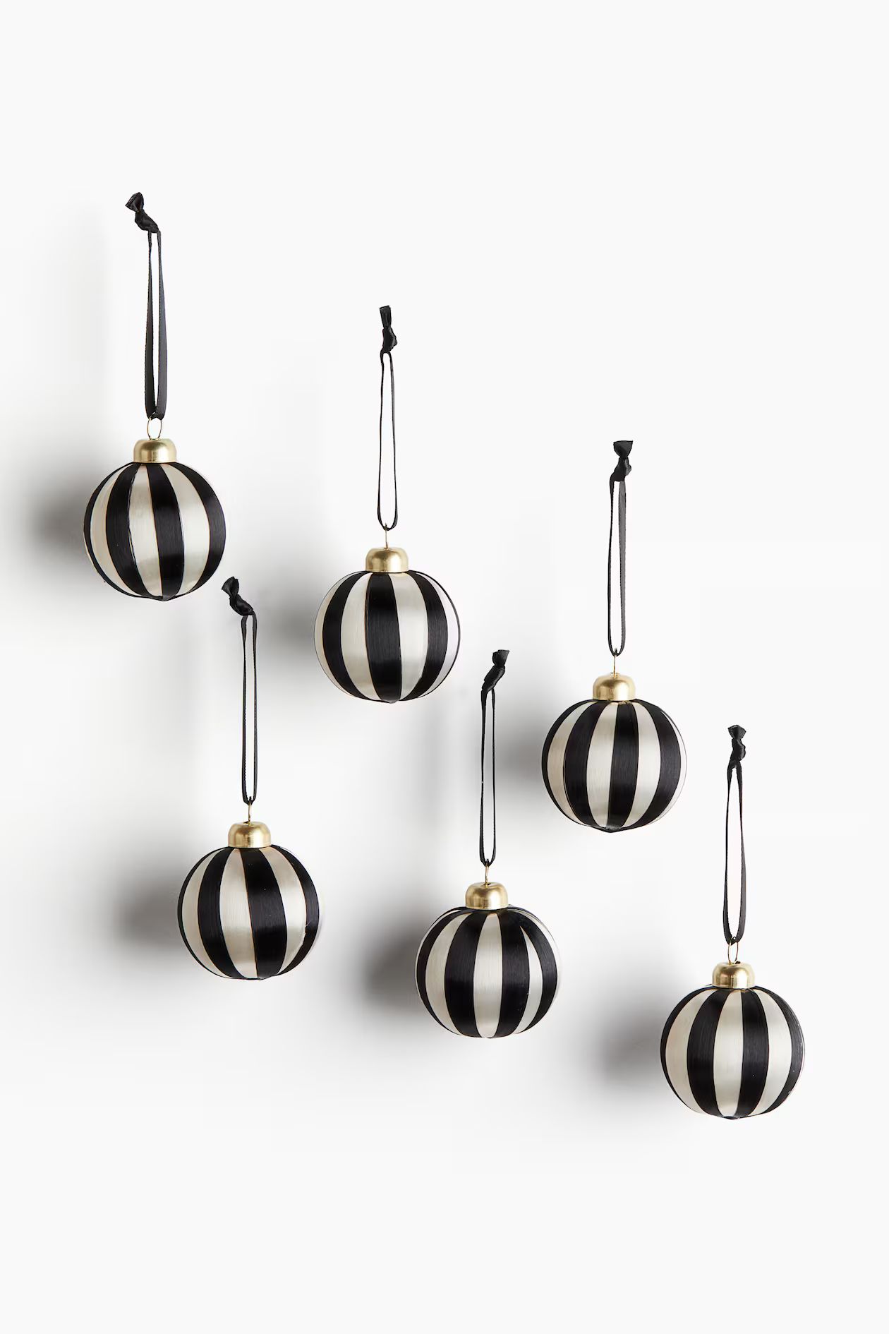 6-pack Small Christmas Ornaments | H&M (US + CA)