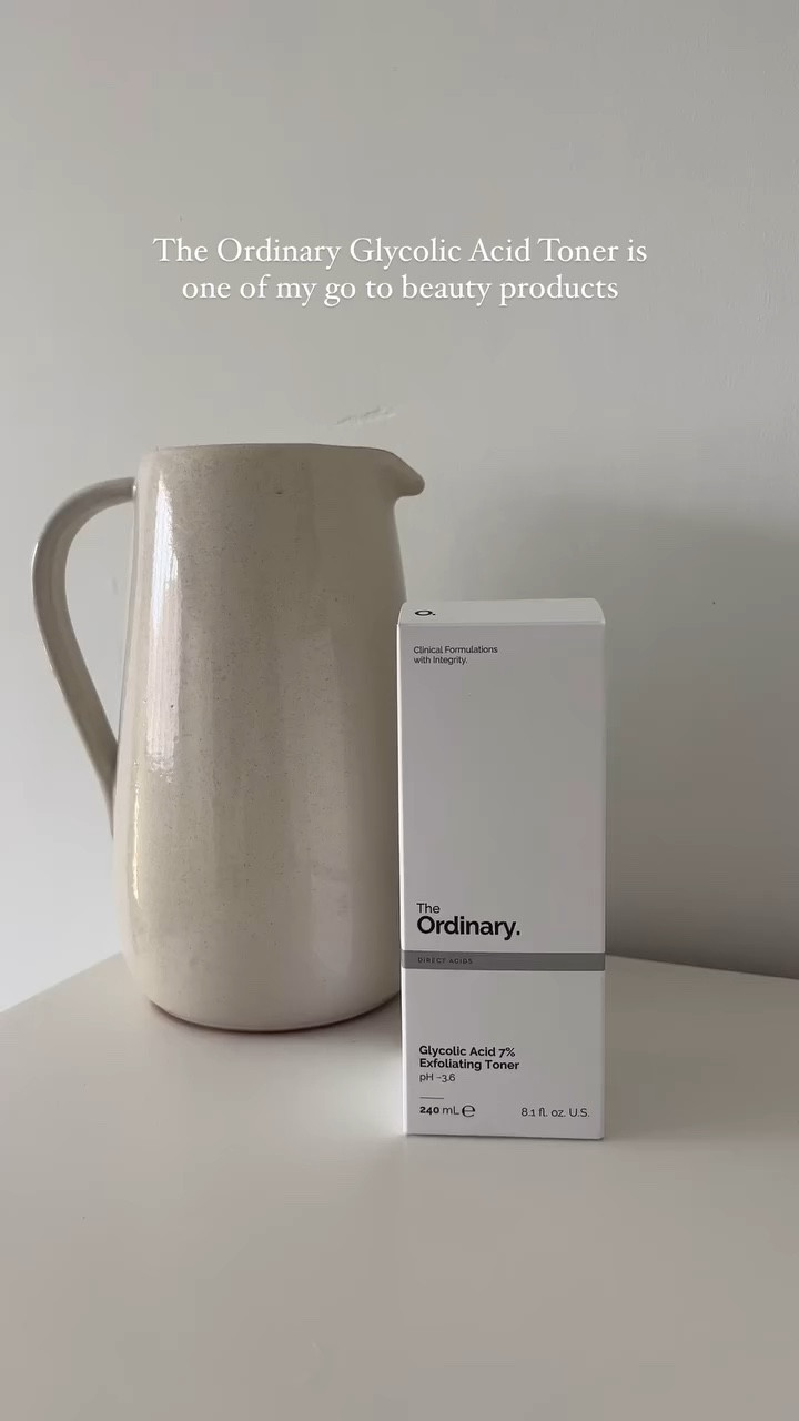 this is one of my go to beauty products and these are the reasons why
@theordinary Glycolic Acid Toner helps remove those dead skin cells and for acne too!! it’s also useful for scalp care as I use it in the video to help with my itchy scalp and dandruff 🤍#theordinary #glycolicacid #glycolicacidtheordinary #communityxseen #scalpcare