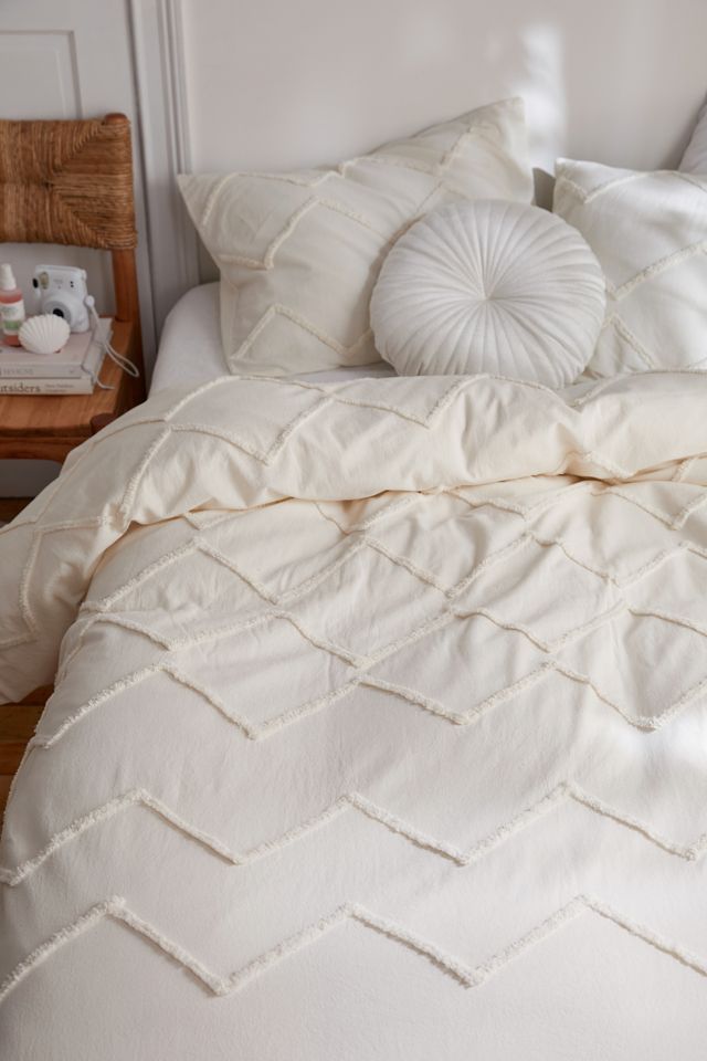 Zigzag Tufted Duvet Cover | Urban Outfitters (US and RoW)