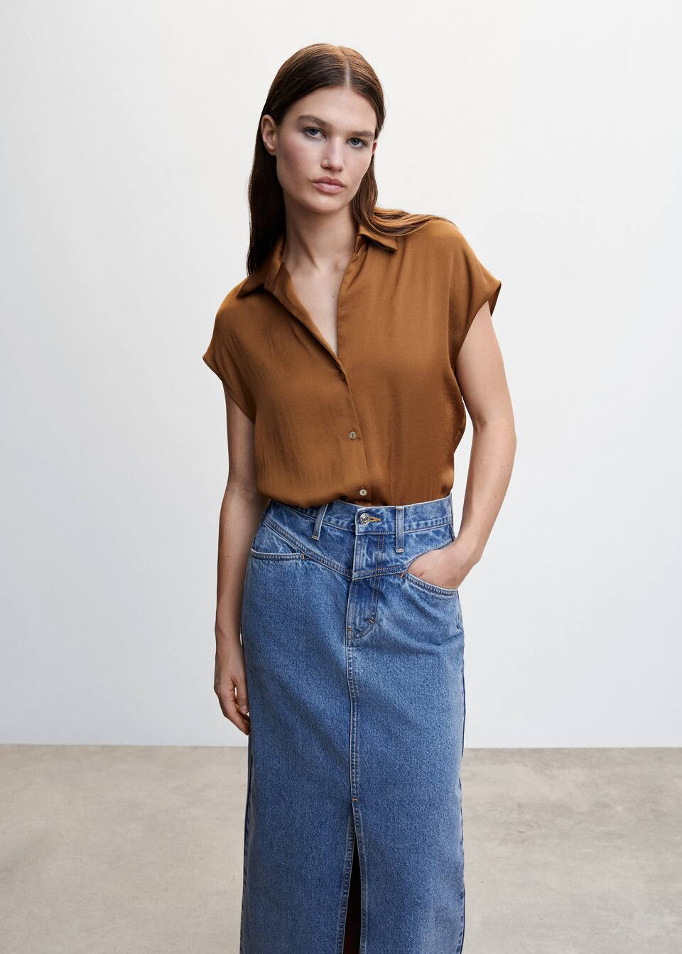 Short-sleeved satin shirt | MANGO (US)