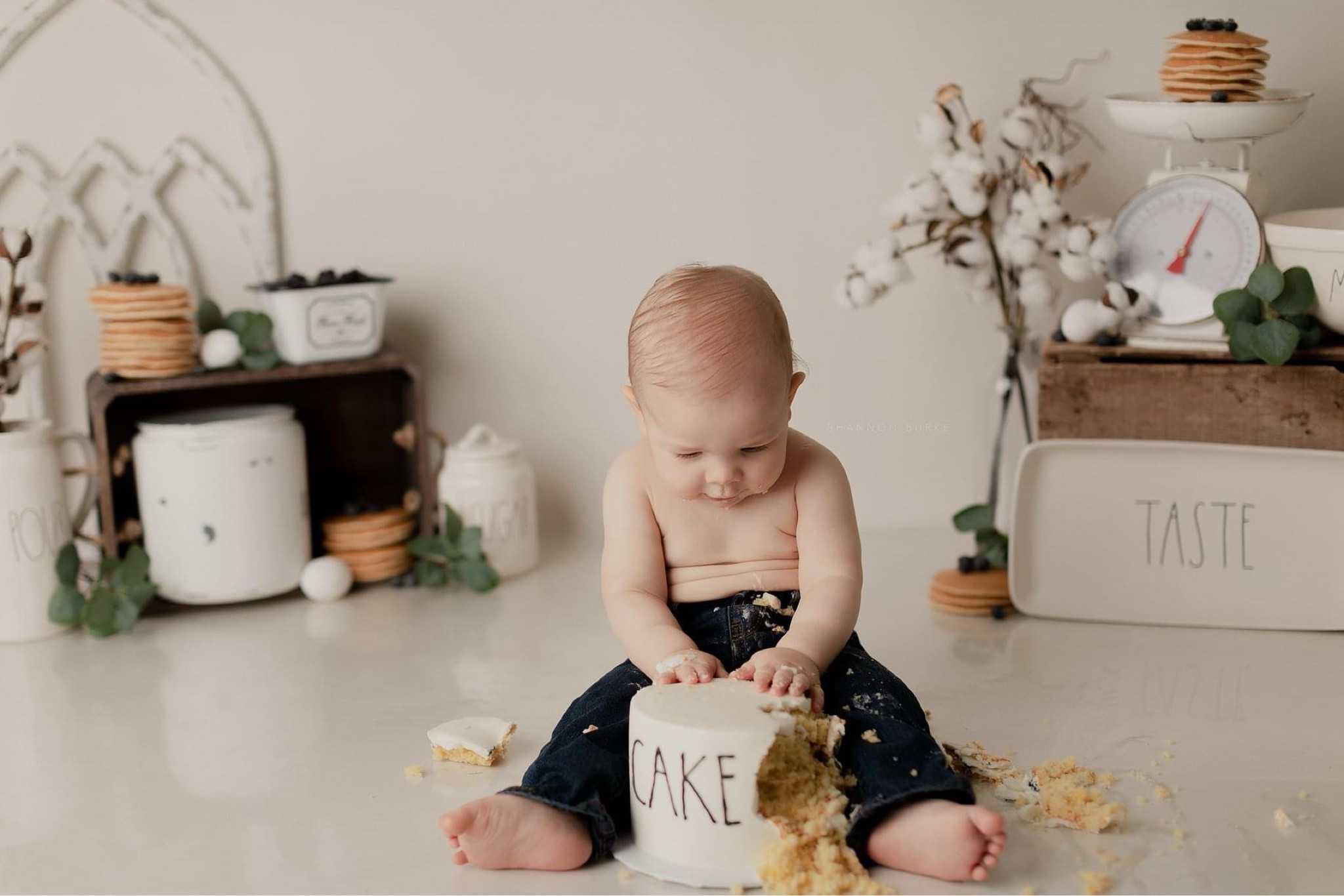 cake smash backdrop essentials