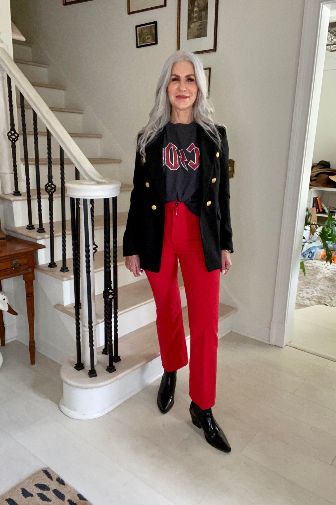 How to Wear a Black Blazer:

Concert or Outdoor Event



#LTKstyletip #LTKcurves #LTKshoecrush