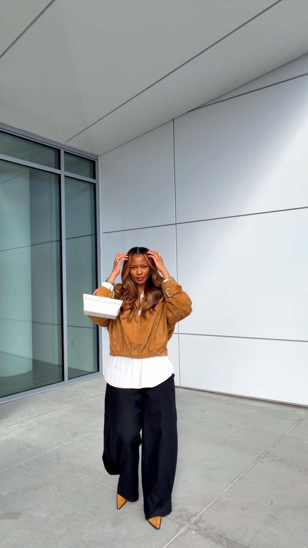 Shop my suede boots and pullover 🤍 perfectly paired with a white button up and oversized pants. 