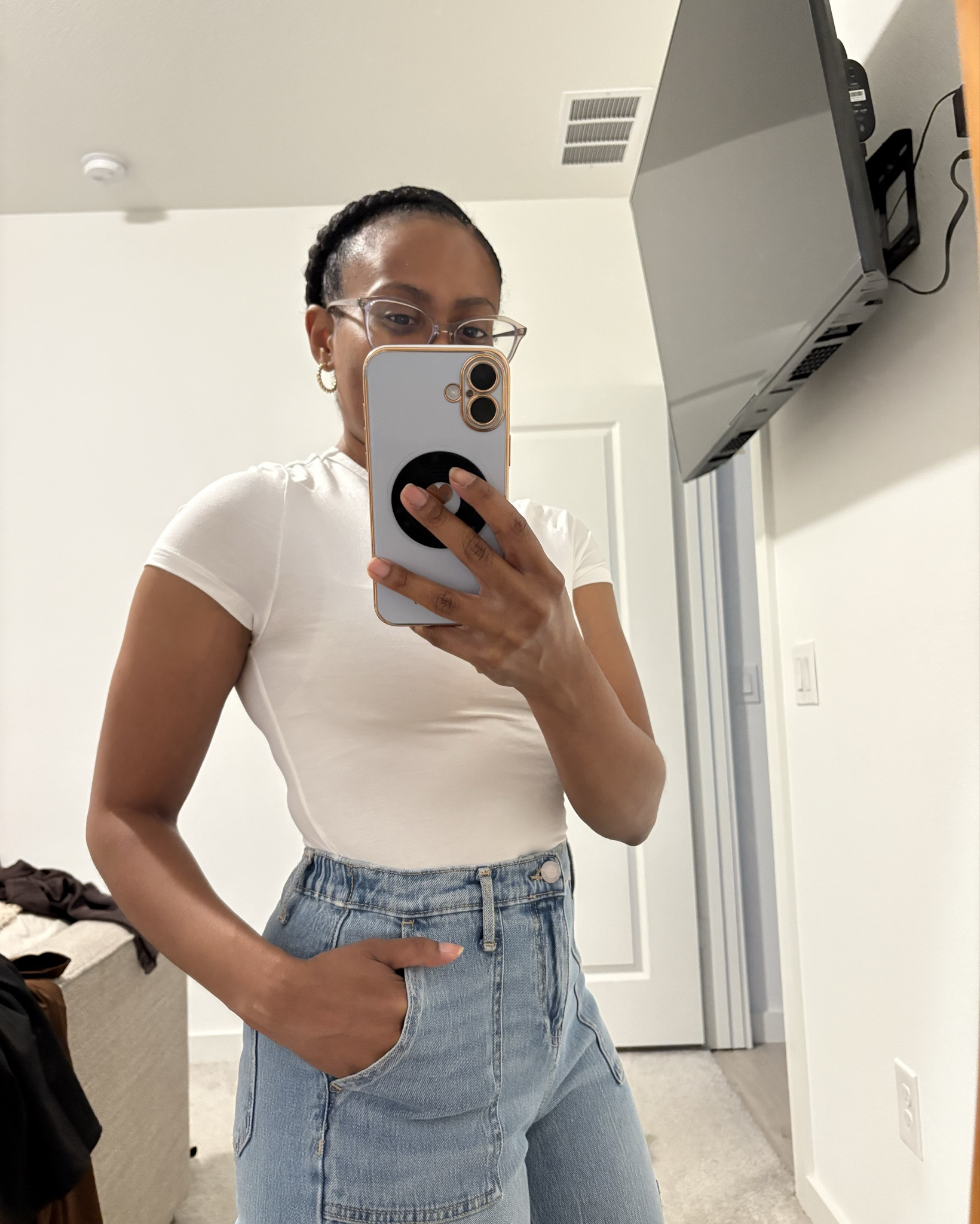 So I finally gave in and got a bodysuit in both white and brown (pictured later). 

It’s so comfy and it fits like a glove. I’m so happy I don’t have to worry about ticking anything in. Just simple and ready to style. Size XS.

#shein #bodysuit #white #neutral

#LTKSaleAlert #LTKStyleTip #LTKSeasonal