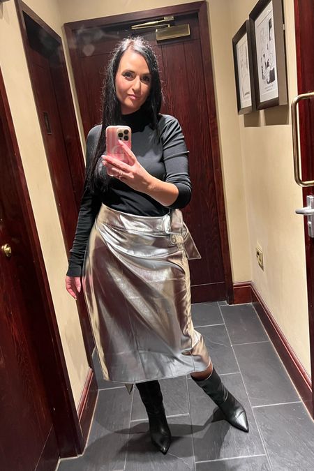 Silver skirt of dreams 🪩

https://rstyle.me/+vxdzruZjHGae9qXcIk1bPg

#LTKeurope #LTKSeasonal #LTKCyberWeek