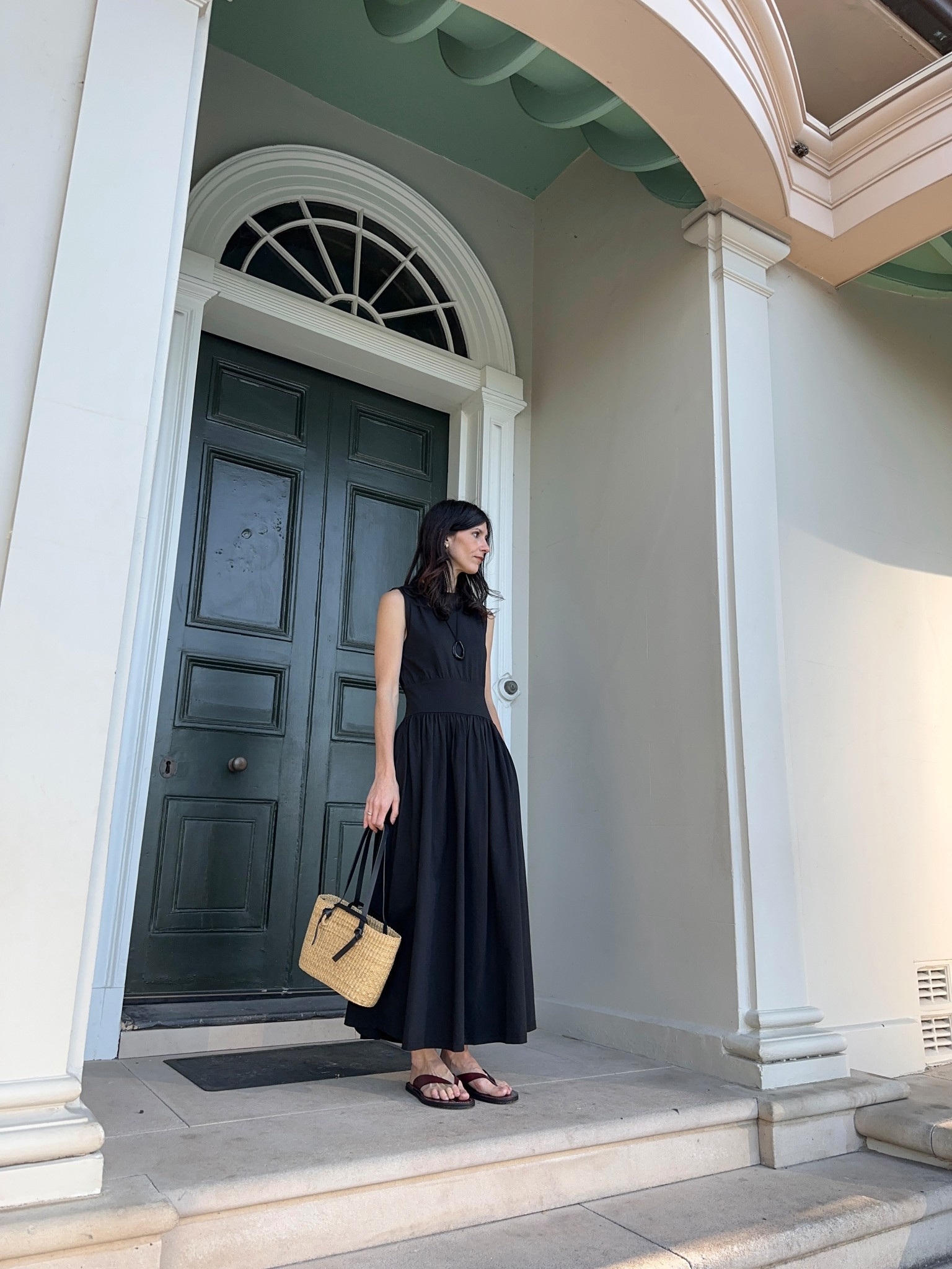 When winter’s not even over yet but you’ve already found your *perfect* spring/summer uniform 😚👌🏻

Wearing dress in my usual size S and shoes in my usual EU40. Bag is under $300! New fave unlocked 😍