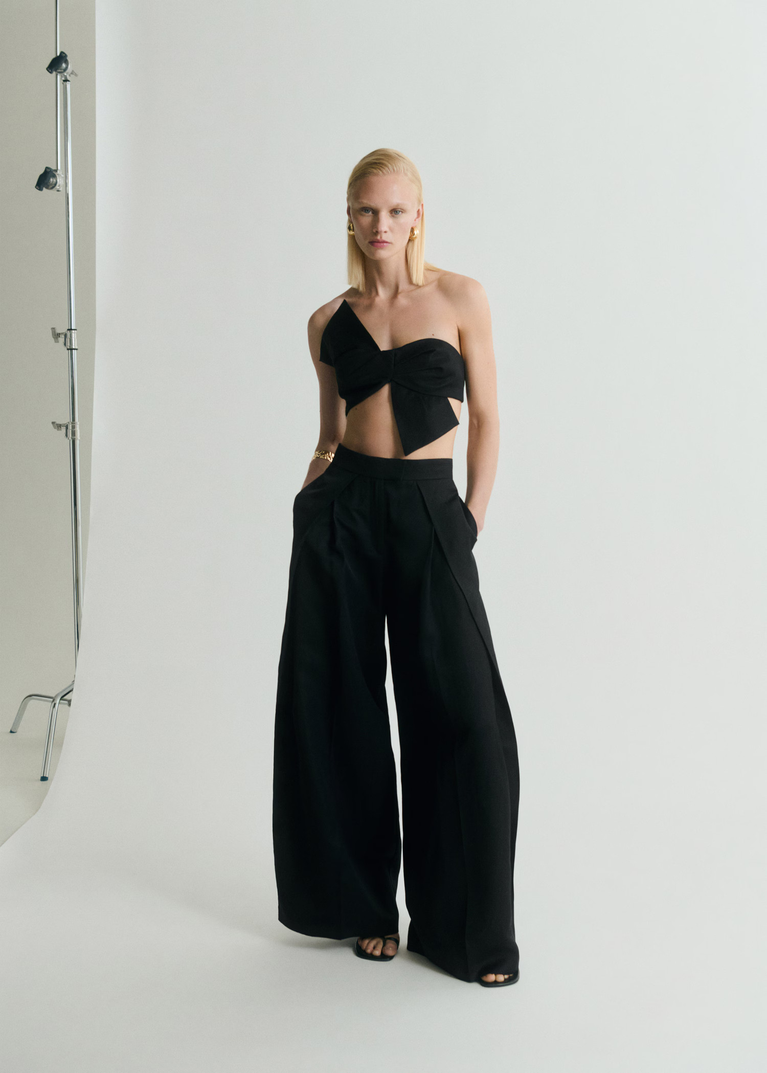 Wideleg pleated trousers - Women | MANGO USA | Mango (US/MX/AU)