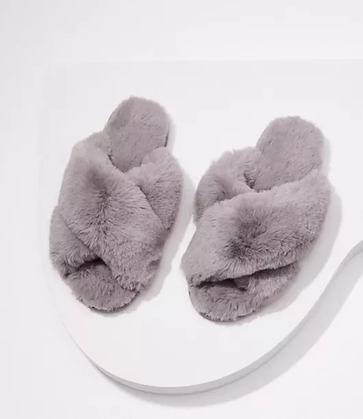 Loft discount fur slippers