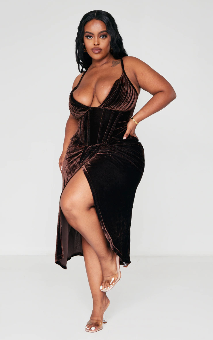 Plus Mocha Velvet Plunge Corset Bodycon Dress | PrettyLittleThing US