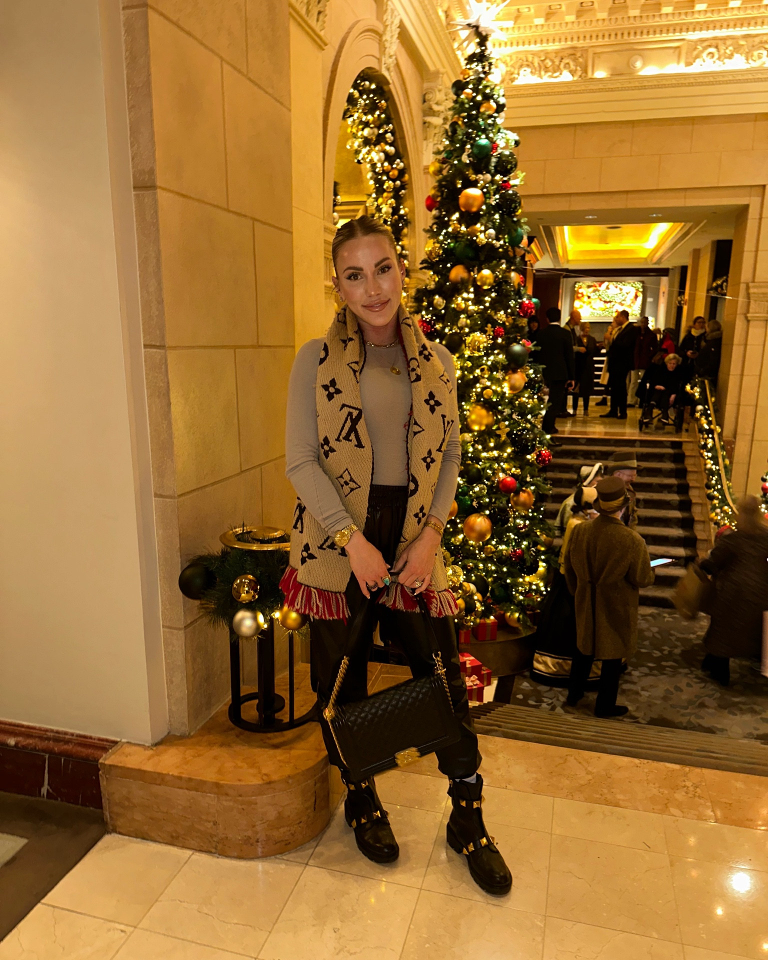 🖤🤎🤍 #warmoutfitinspo #holidayinspo 

#LTKshoecrush #LTKHoliday #LTKtravel