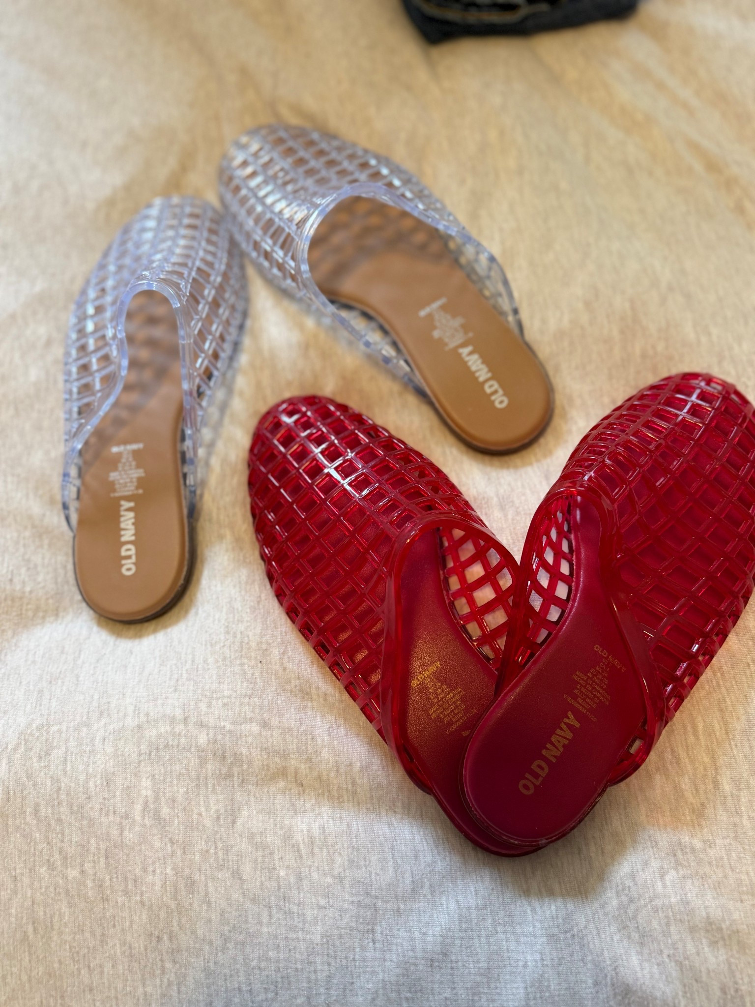 jelly mules are now my whole personality 



#LTKootd #LTKmomlife #LTKgrwm