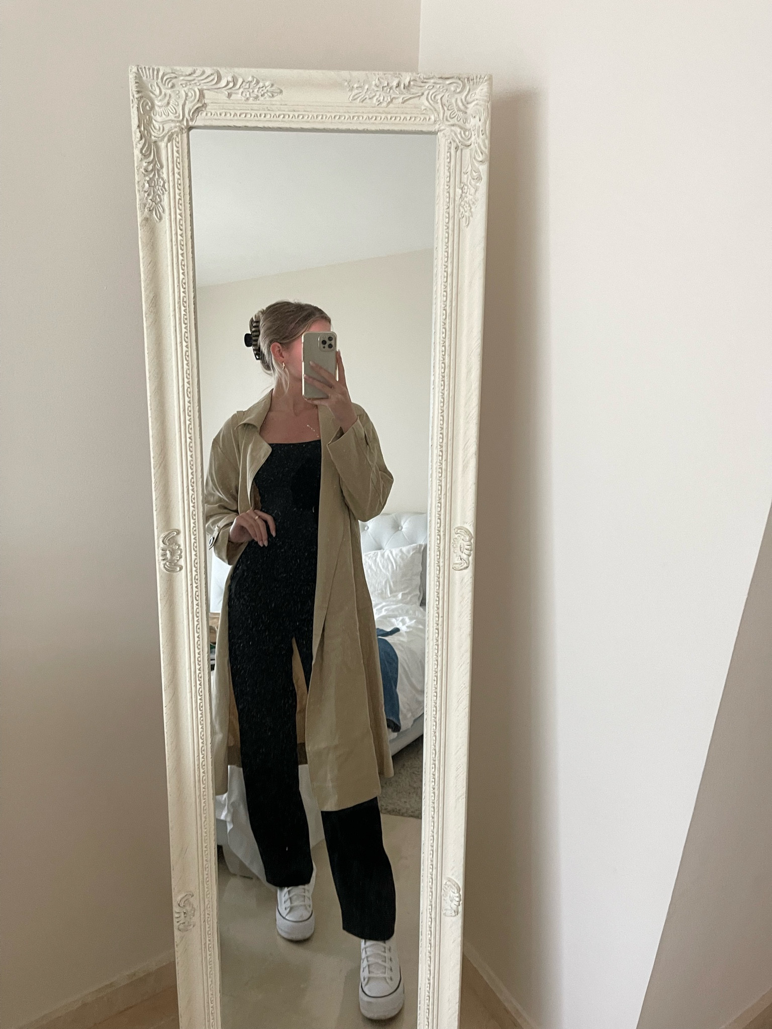 Love a good trench moment✨(wearing a size XS in coat and top, size 0 in bottoms), trench coat, beige, fashion 

#LTKFind