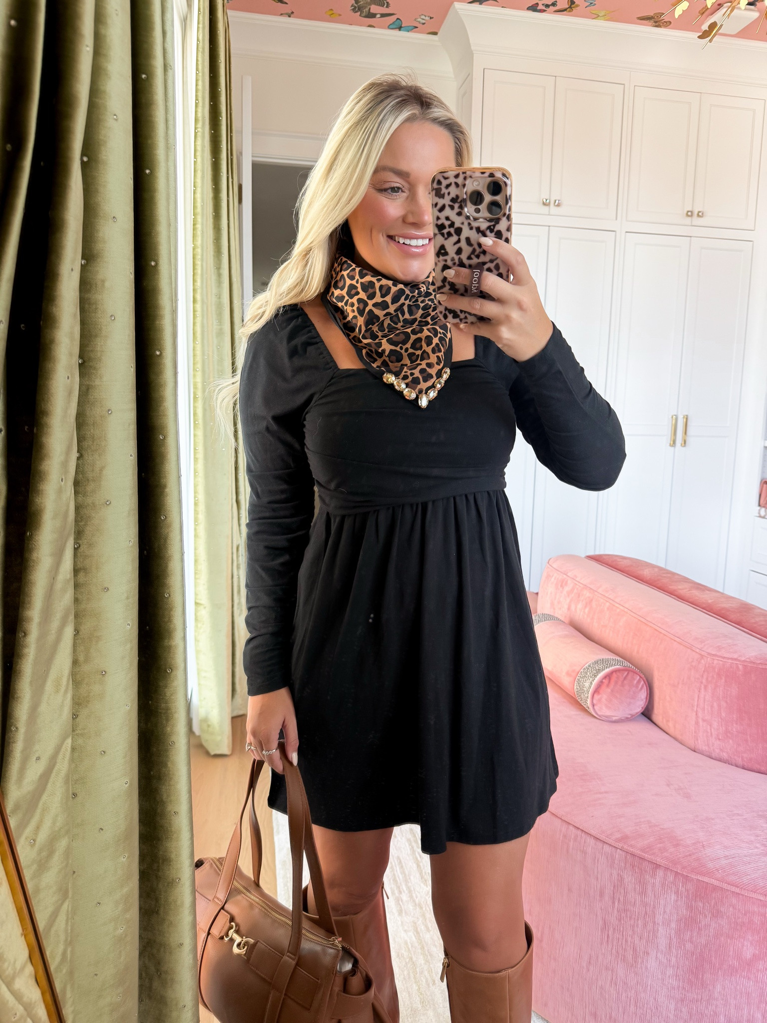 This scarf is ADORABLE!

#LTKgrwm #LTKootd #LTKdayinmylife