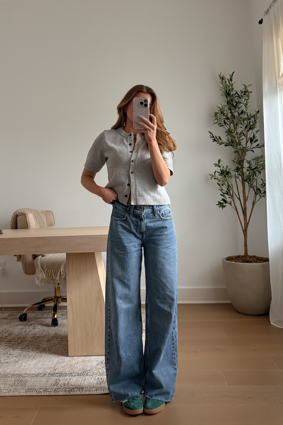 top: xs // jeans: 24 regular // sneaker: runs a lil big
