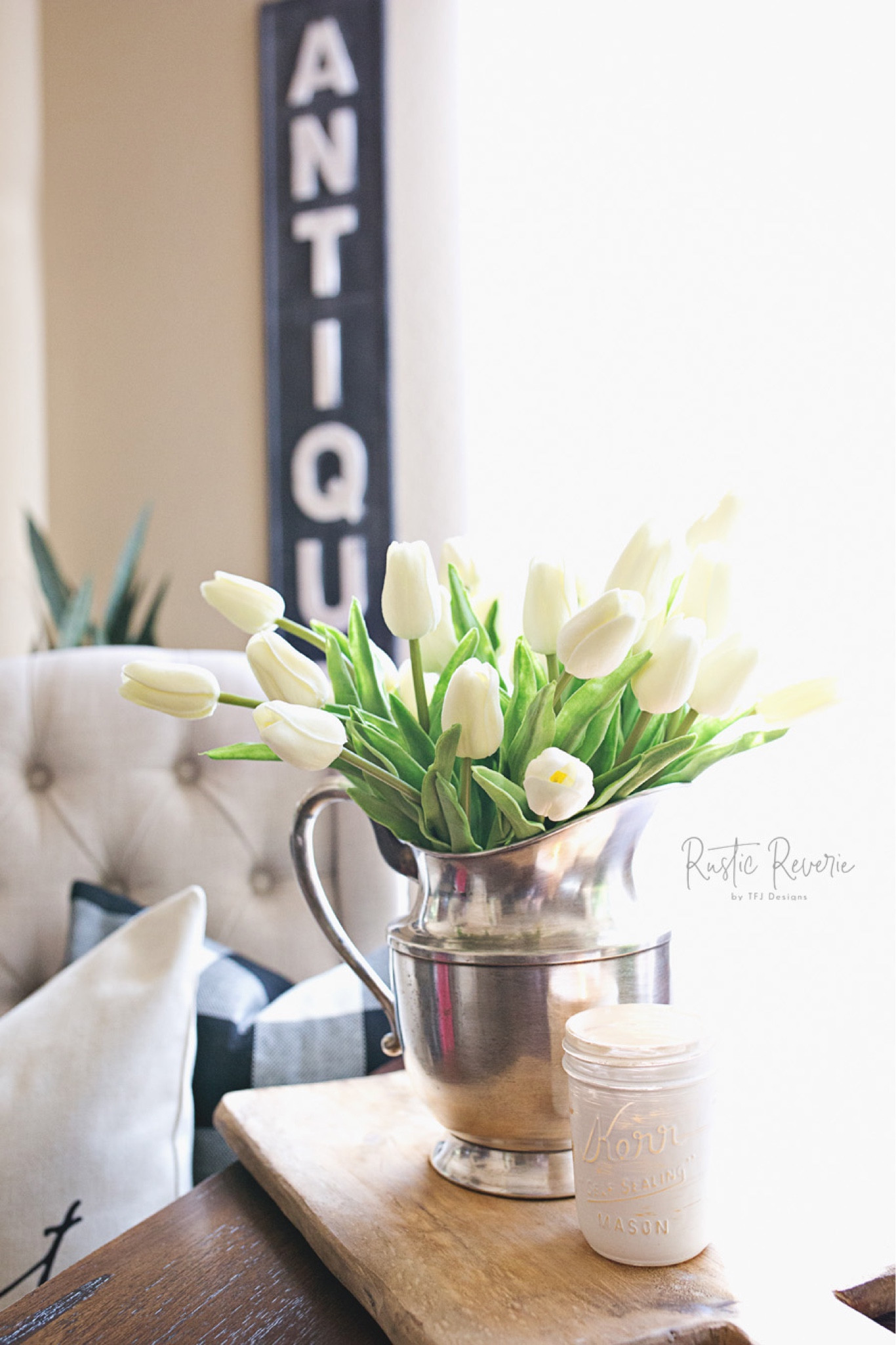Another day, another vintage pitcher filled with faux Tulips … 🖤 #fauxflowers #fauxtulips #LTKhome #amazonhome #vintage

#LTKhome