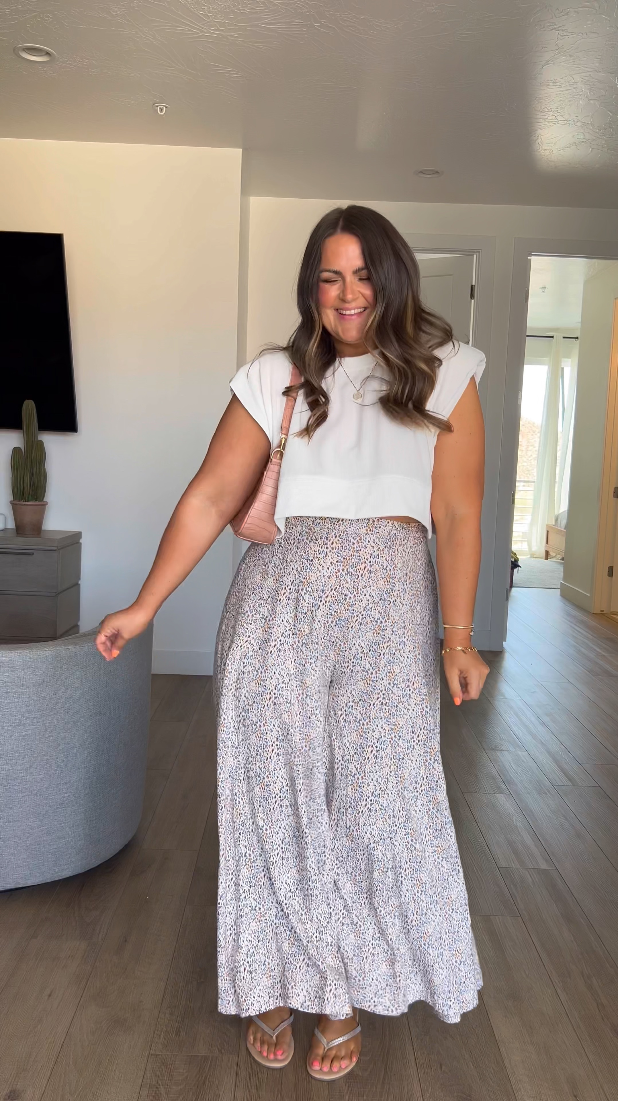 Easy summer outfit

Top, 12
Pants, XL
Code: itscourtney20

Vacation outfit, travel outfit, summer outfit, date night, wide leg pants, midsize, size 12, size 14, curvy style 

#LTKVideo #LTKMidsize #LTKStyleTip
