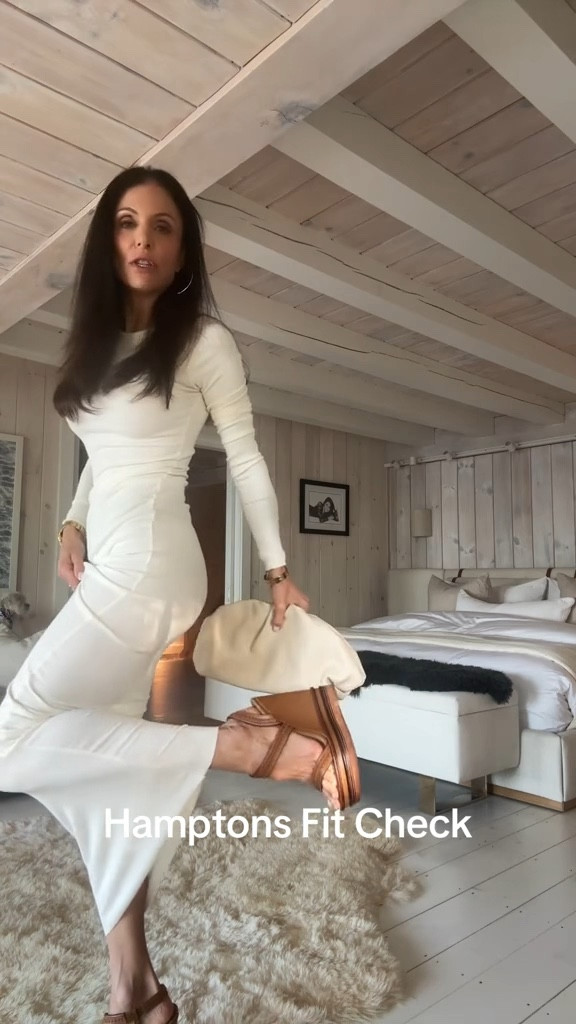 Let’s get dressed for a dinner in the Hamptons! 