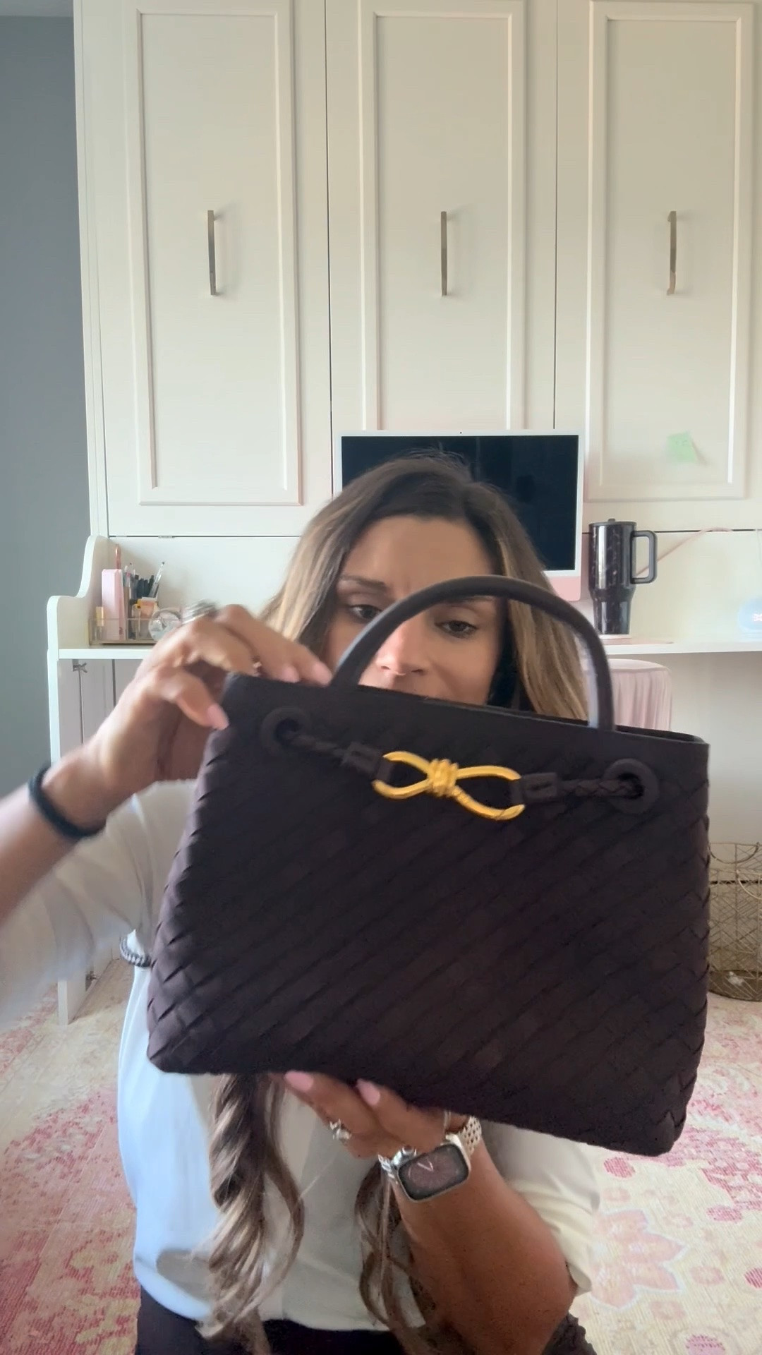 The cutest chocolate brown handbag