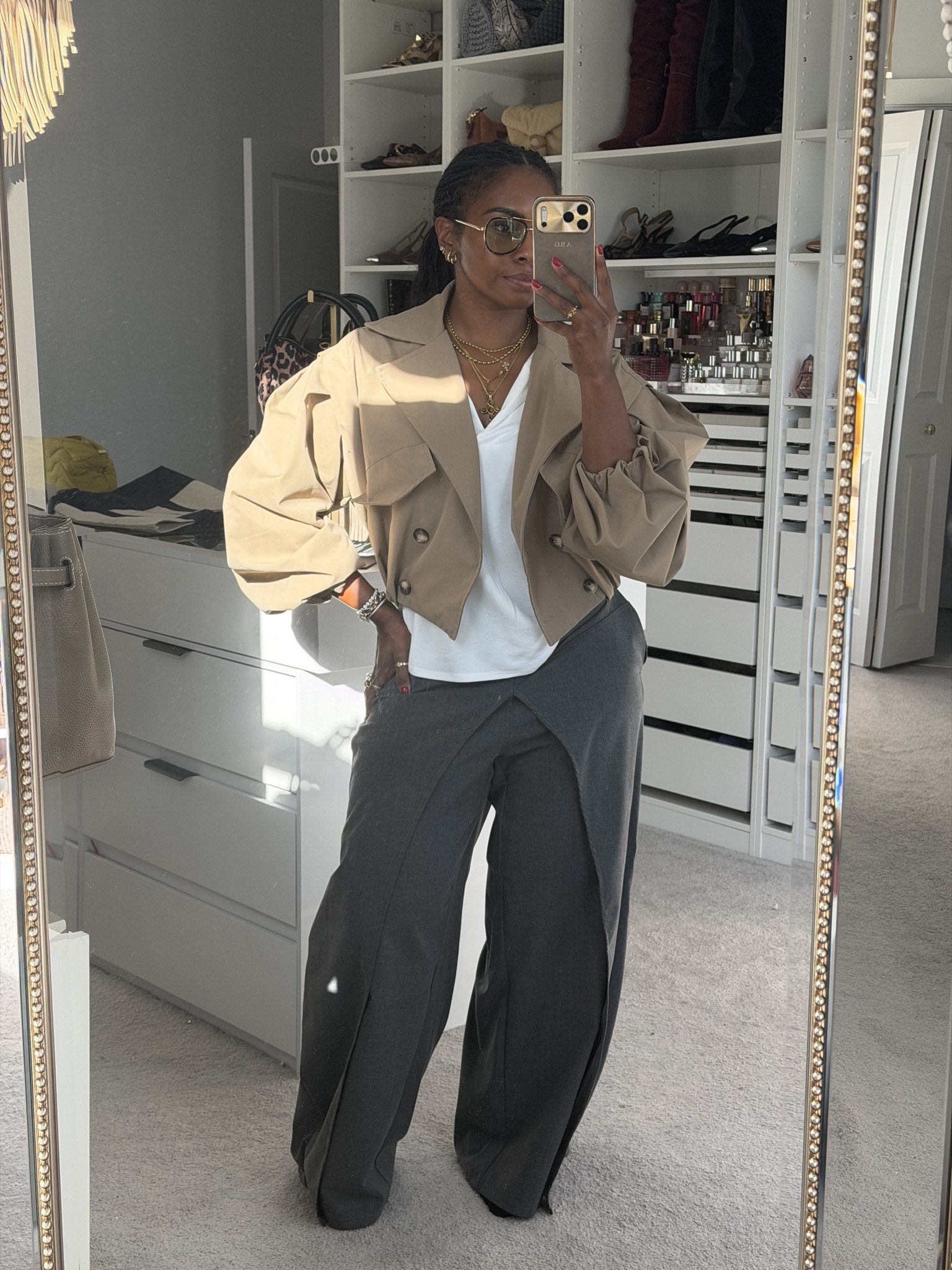 jacket: S/M
pants: Large 

 