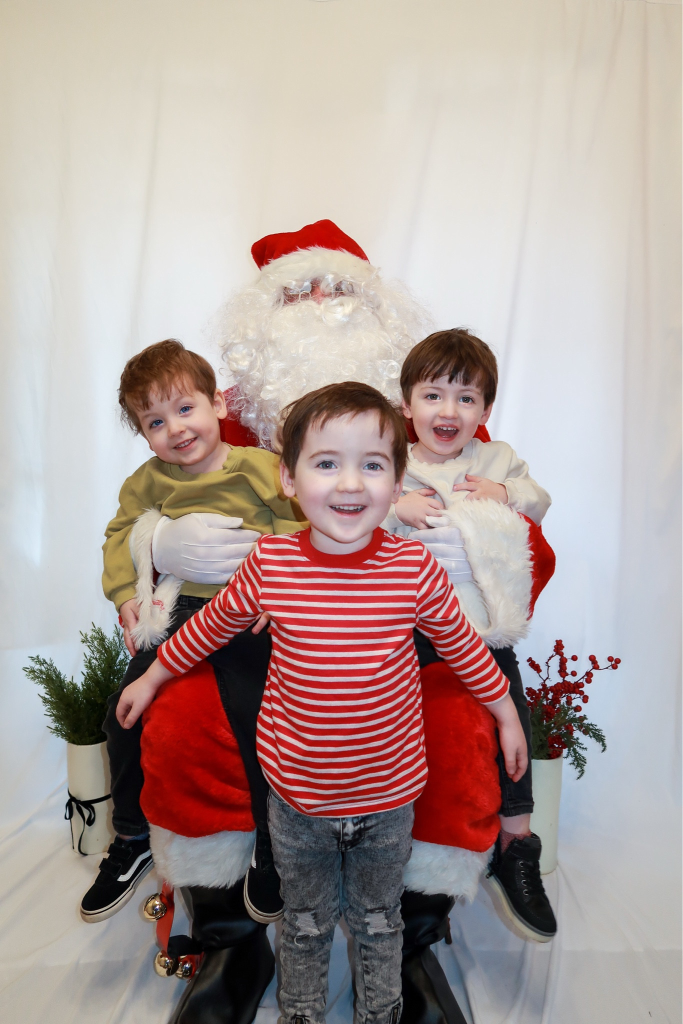 Pictures with Santa | Santa Pic Outfits | Holidays 

#LTKHoliday #LTKKids #LTKSeasonal