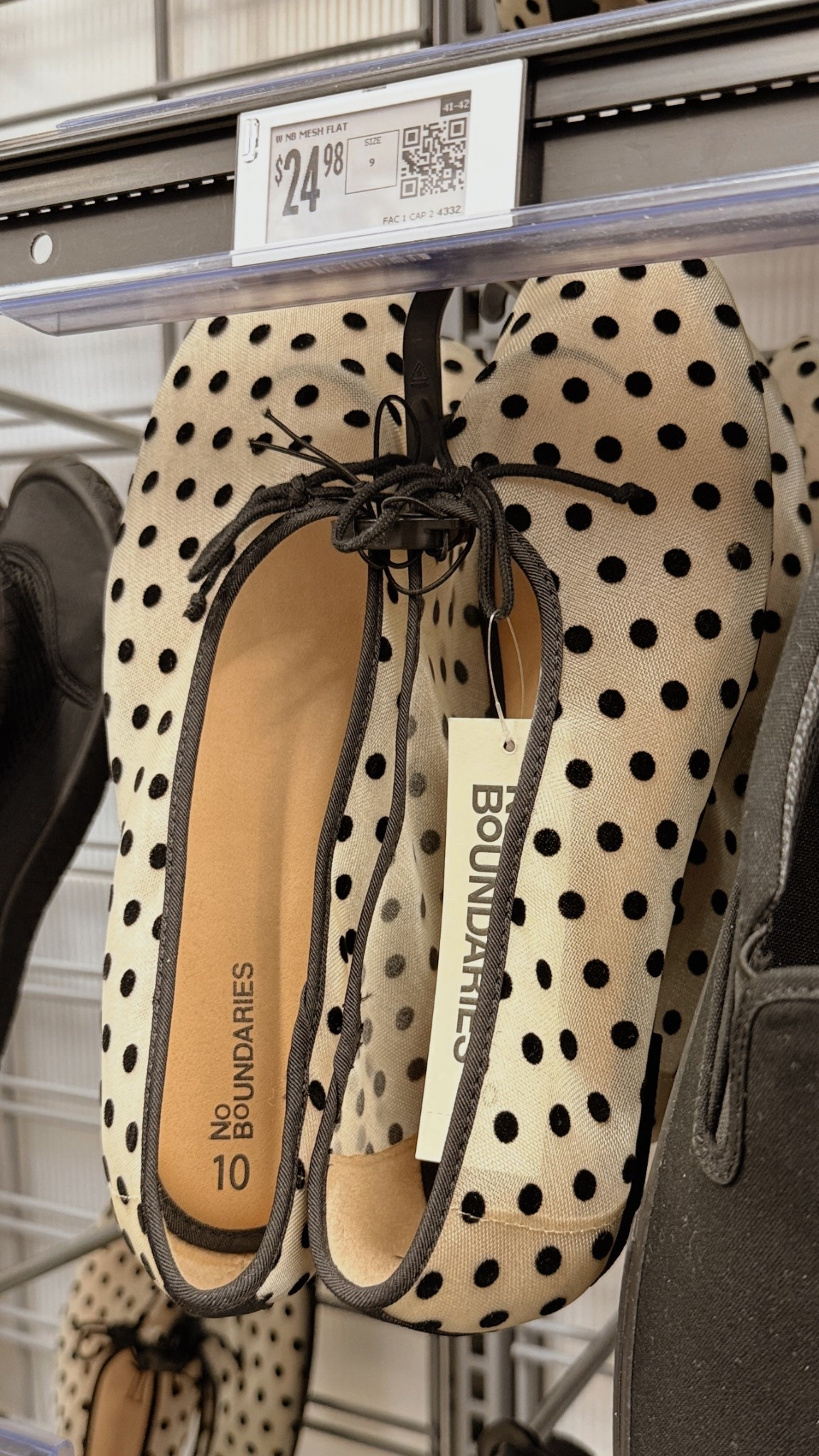 Polka dot everything ✨

#LTKSeasonal #LTKmomlife