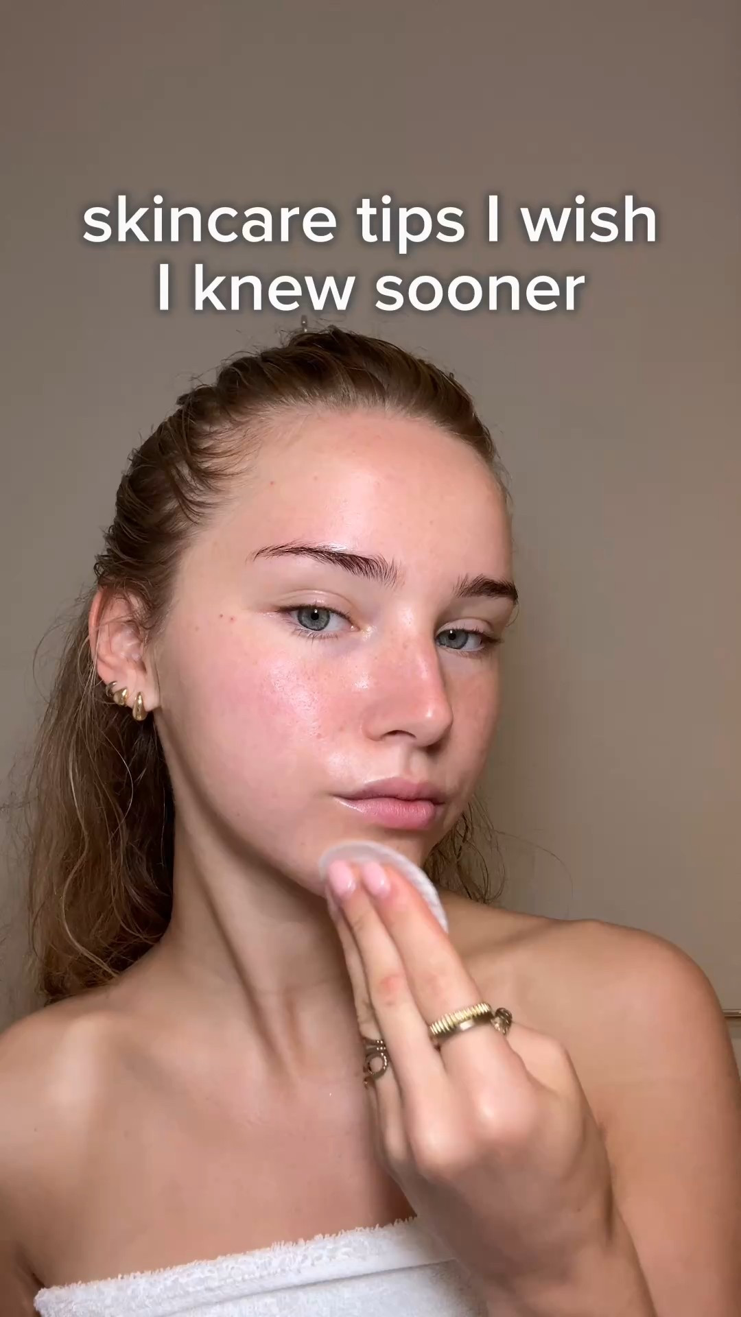 take notes📝 (hold down to read) ⬇️MORE INFO⬇️

NON COMEDOGENIC SHAMPOO / CONDITIONER
💆🏼‍♀️Getting shampoo or conditioner around your hairline is a sure way to break out! 
So either get a non comedogenic shampoo/conditioner, or ensure you’re thoroughly cleansing your face AFTER using them!