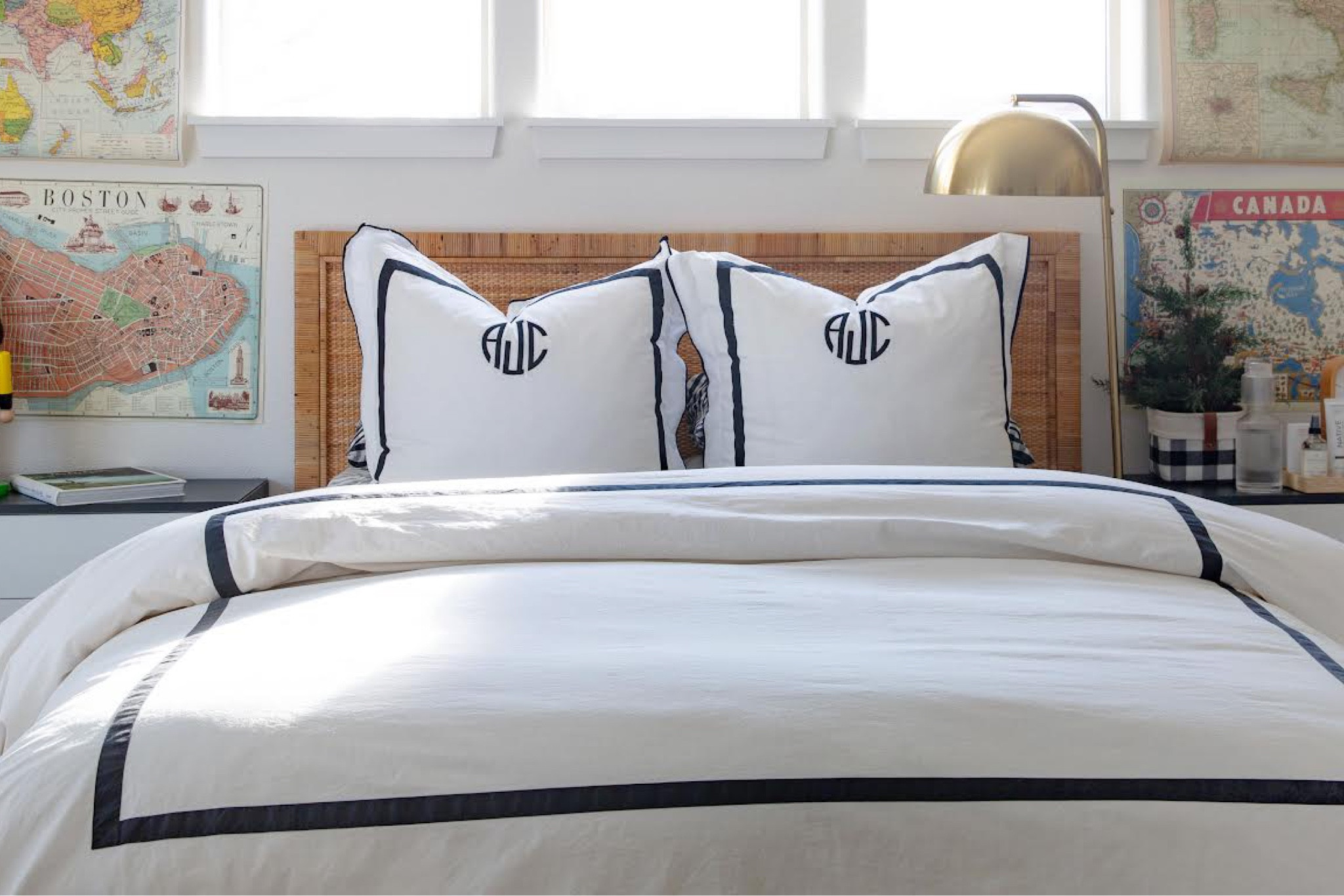 Comfy and inviting guest room

#LTKhome #LTKSeasonal