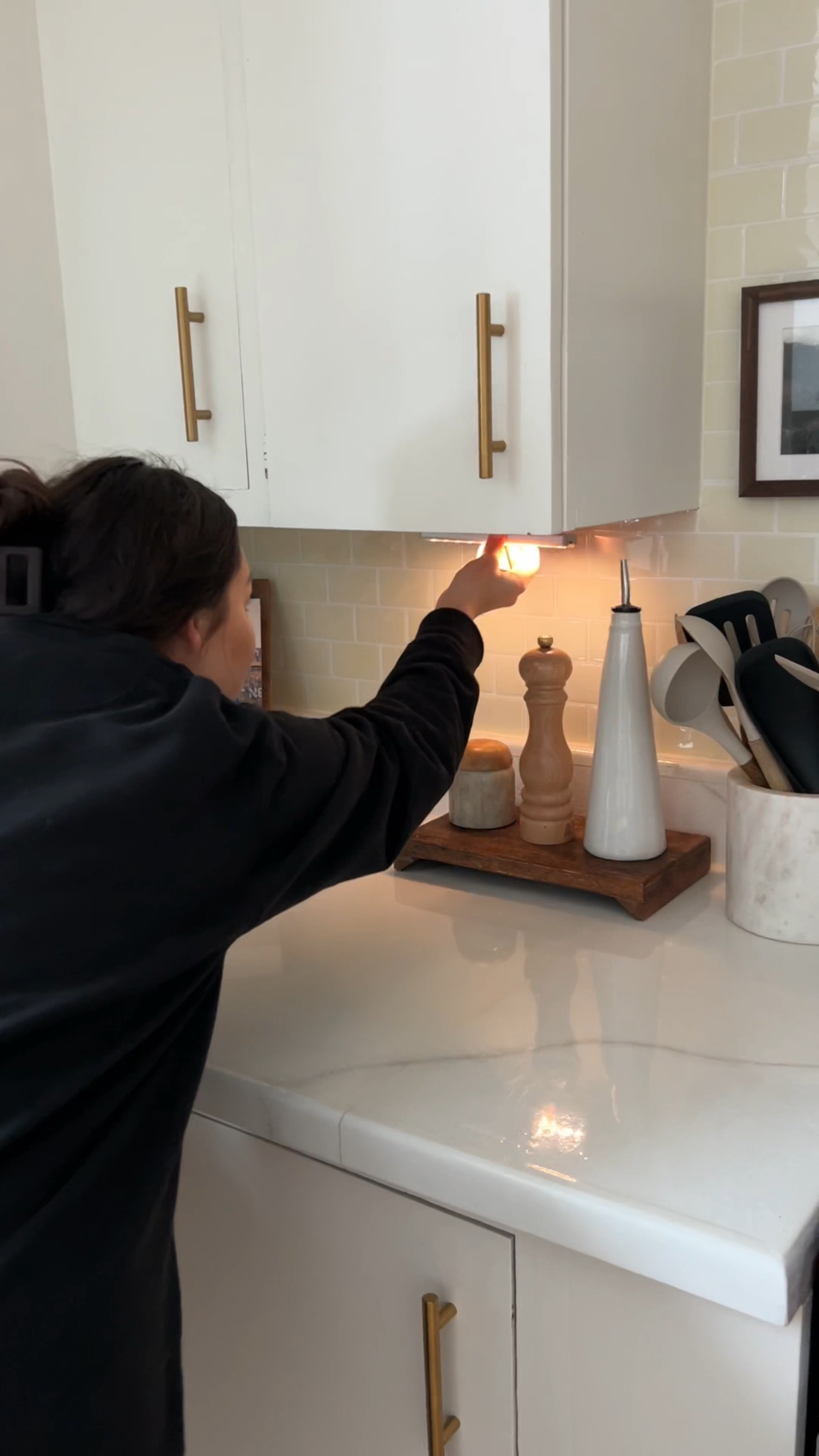 Under cabinet lighting from Amazon! 


#LTKhome #LTKMostLoved #LTKVideo