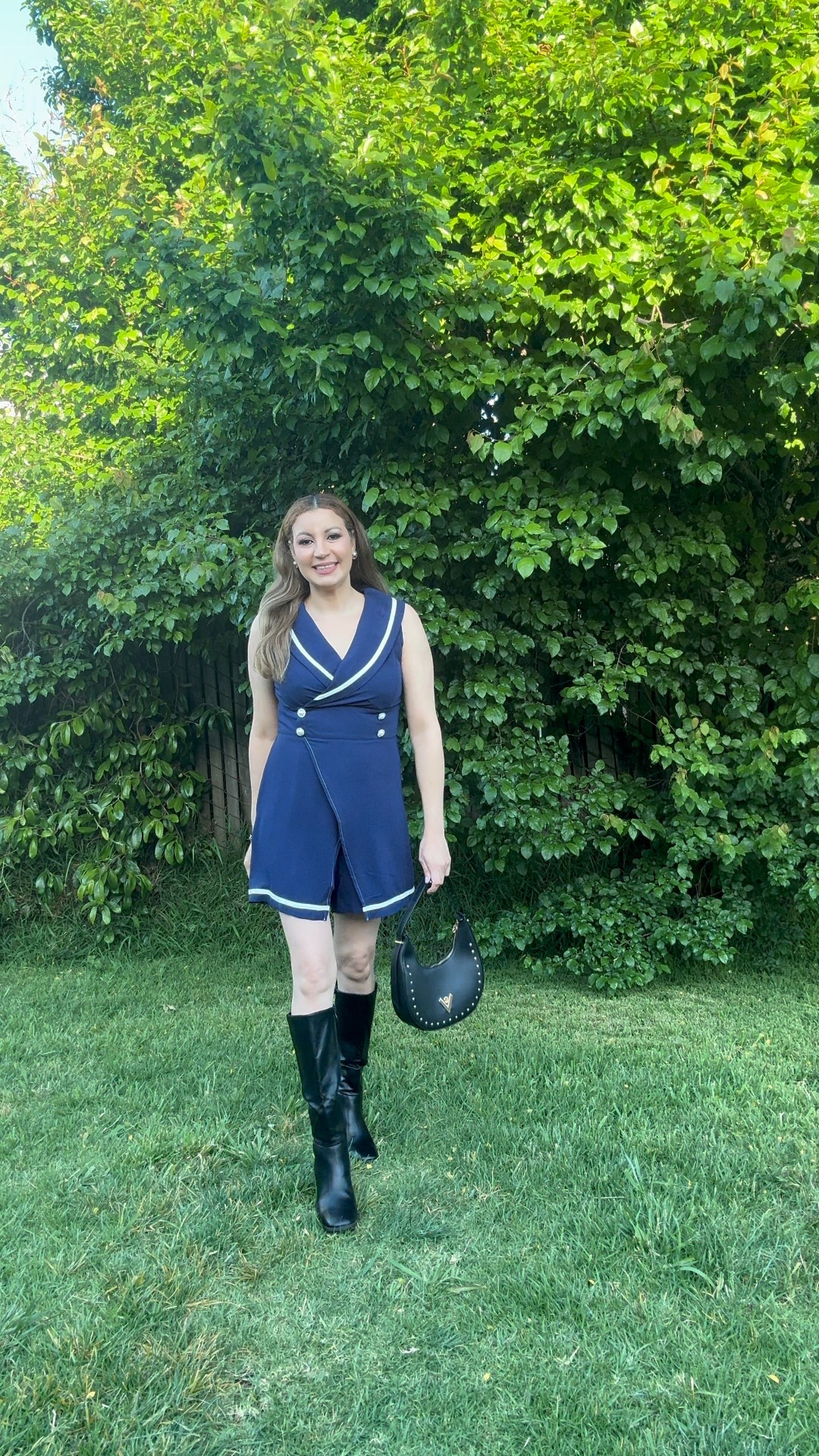 NAVY BLUE 1950S SAILOR COLLAR ROMPER.
Size:L

#LTKGiftGuide #LTKStyleTip #LTKSaleAlert