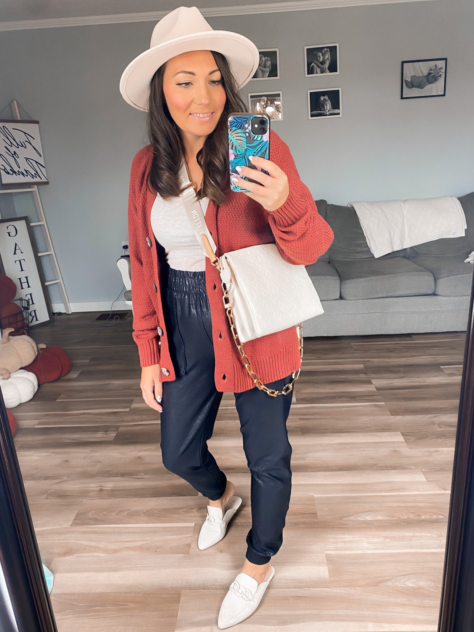 Another way to style this ribbed cardigan. I’m wearing a size medium in everything. 

#LTKstyletip