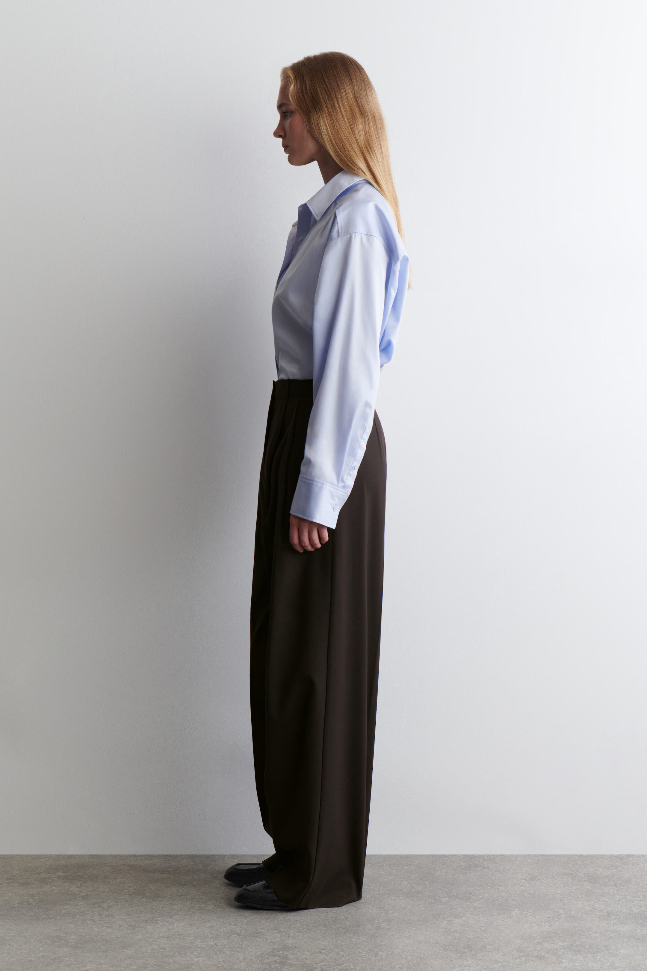 RELAXED TWILL WIDE-LEG PANTS - DARK BROWN | COS | COS (EU)
