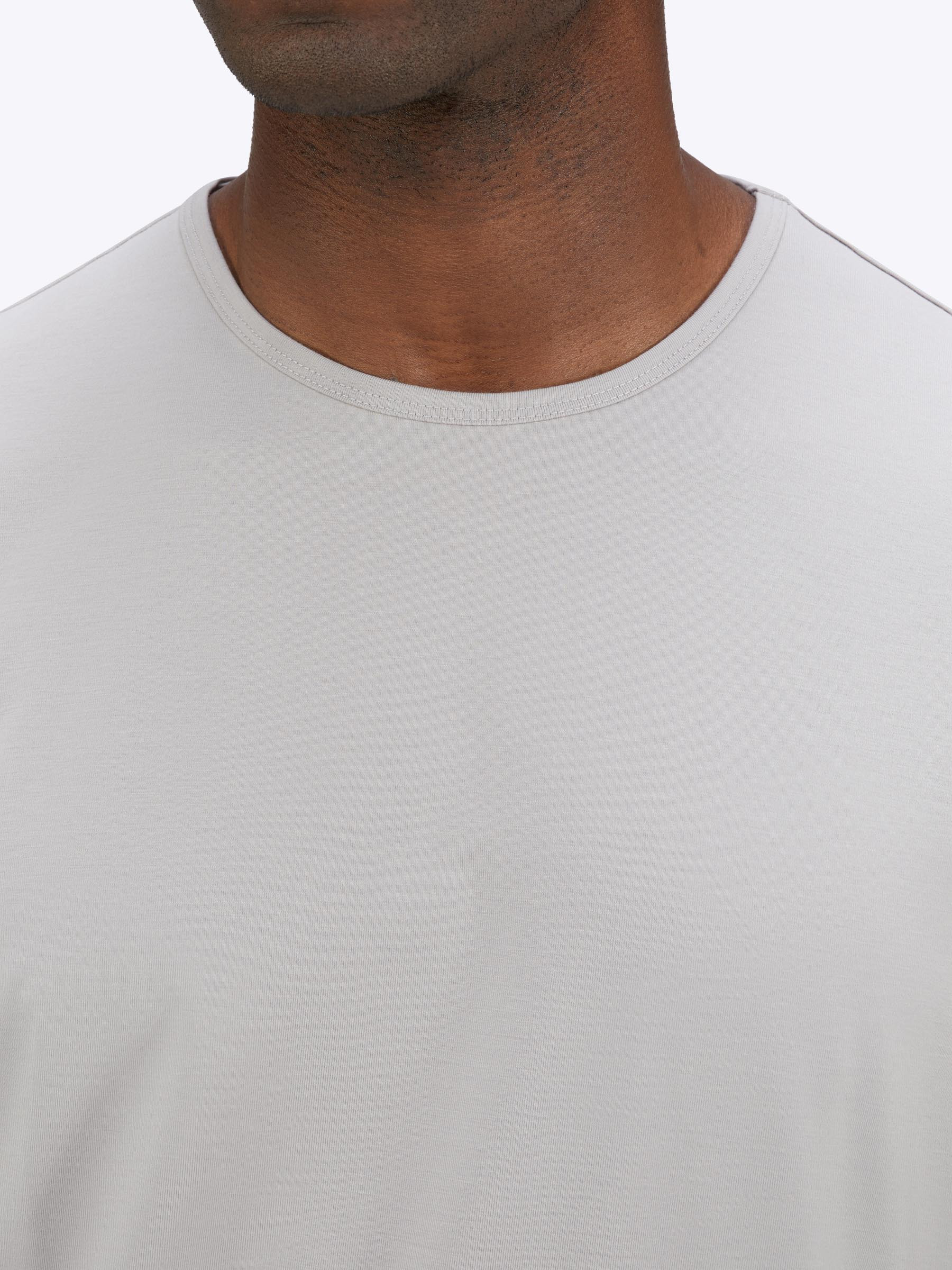 AO Curve-Hem Tee | Dusky Graphite Signature-fit PYCA Pro® | Cuts Clothing Inc.