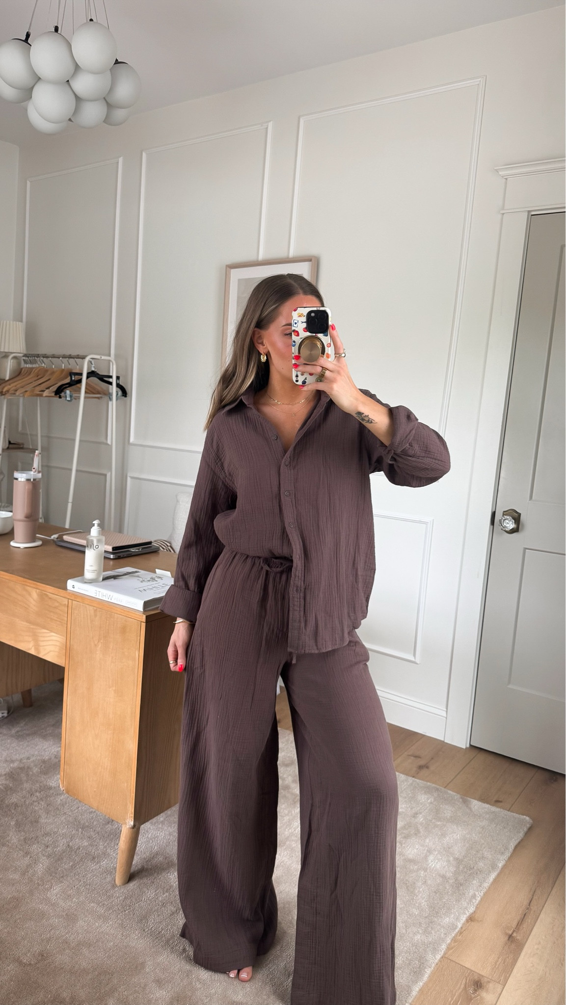 espresso brown lounge set…. OBSESSED 🐻🤎

wearing XS 

lounge set 
relaxed fit 
travel set 

#LTKTravel #LTKSeasonal #LTKStyleTip