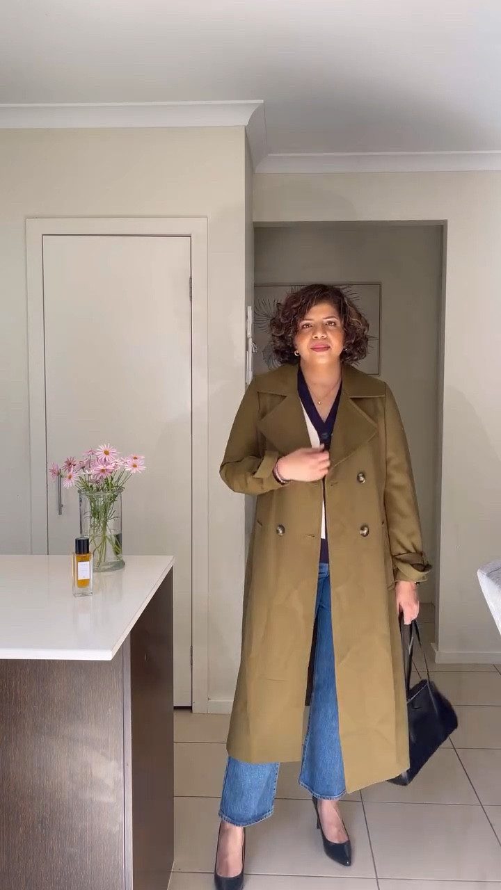 Day 4: spring style series 

Despite the really cold spring days here in melbourne, I have been working on doing at least one thing each day that makes me feel full of life and smile. 

Style tip: spring/summer is the perfect time to bring out your ankle length version of straight leg jeans and pair them with pumps/ballet flats. It’s a super flattering and a simple yet effective way to create a polished and put-together outfit. 

Wearing ankle jeans with pumps creates a chic and flattering silhouette. Here are a few reasons why this combination works well:

👠 Lengthens the Legs: Ankle jeans end just above the ankle, which when paired with pumps, can elongate the appearance of your legs. The exposed ankle creates a clean break, drawing the eye down to the pumps, making your legs look longer.

👠 Showcases Footwear: Pumps are often stylish and elegant. Wearing ankle jeans allows your shoes to be the star of the show, highlighting their design and adding a sophisticated touch to your outfit.

👠 Versatile and Stylish: This combination works for various occasions, from casual outings to more formal events. It’s a versatile style that can be dressed up or down depending on the top and accessories you pair with it.

👠 Balance and Proportion: The slim fit of ankle jeans combined with the sleek design of pumps creates a balanced look. It’s especially flattering for creating a streamlined silhouette without the bulkiness of longer jeans or the casual look of sneakers.

👠 Seasonal Transition: Ankle jeans with pumps are great for transitional seasons like spring and fall. They offer a bit of coverage while still feeling light and stylish. 

Outfit details: 
Cardigan @zara 
Trench @basque_thelabel @myer 
Jeans @levis_anz 
Shoes @novoshoes 
Perfume @aninebingofficial 
Bag @stefani_studio_
Jewellery @lovisajewellery 

#LTKspring #LTKmidsize #LTKstyletip