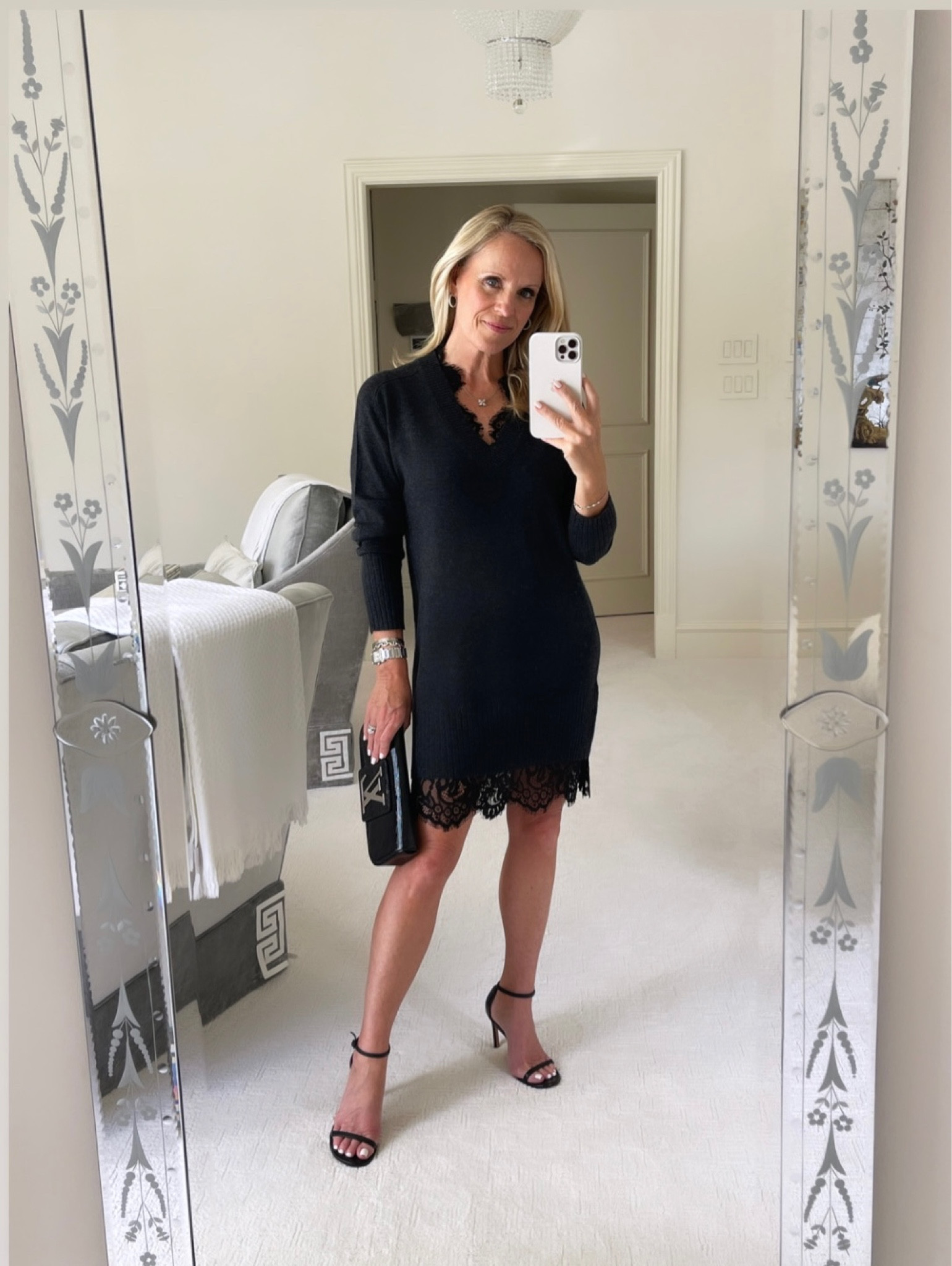 Brochu Walker Cyber Ml day Sale is 30% off 

Sweater dress with lace trim  


#LTKSeasonal #LTKHoliday #LTKCyberweek