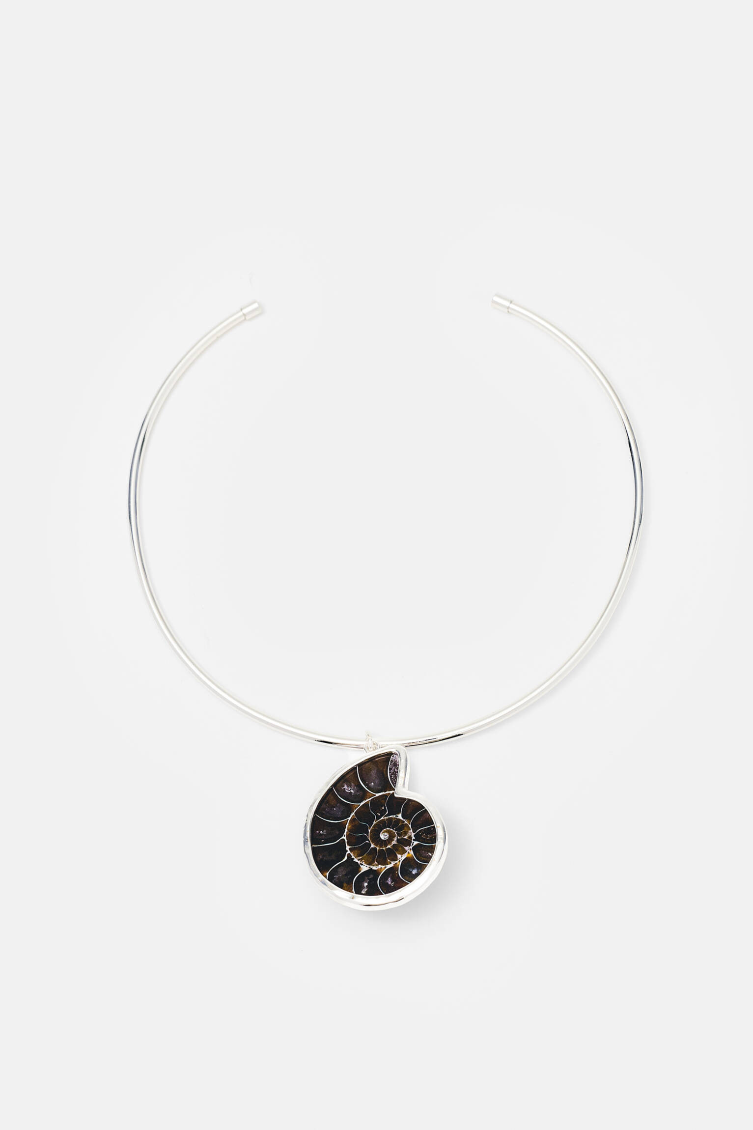 Rigid shell necklace | Pull&Bear United Kingdom | PULL and BEAR UK