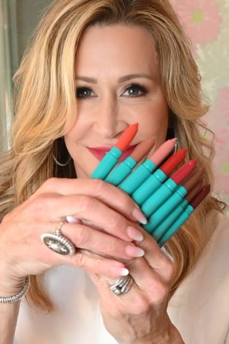 EmpowerMatte Precision Lipstick Crayon…
These hydrating lip crayons line, define, and fill in one step and are fabulous!  The color is long lasting and comes in 14 shades!  

#LTKBeauty #LTKVideo #LTKFindsUnder50