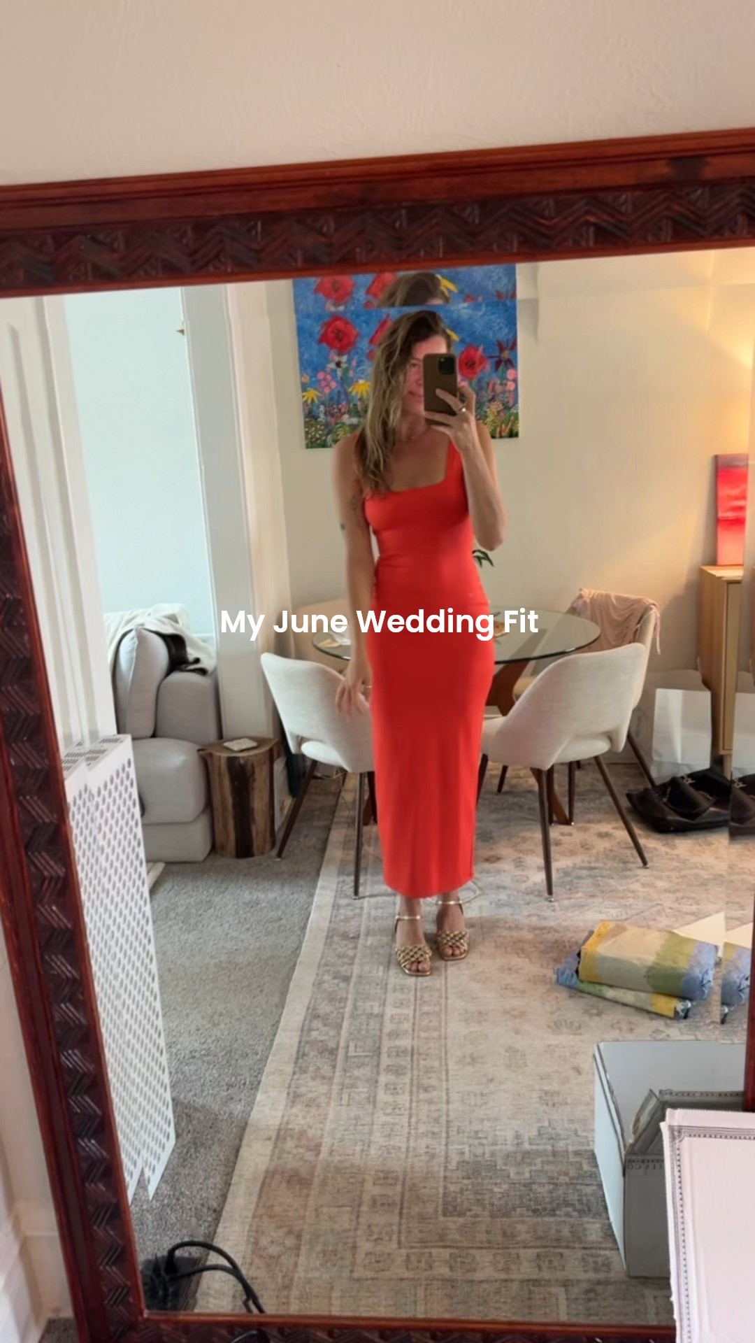 This dress is sooo flattering and super stretchy!! Now I just need some jewels 💎 