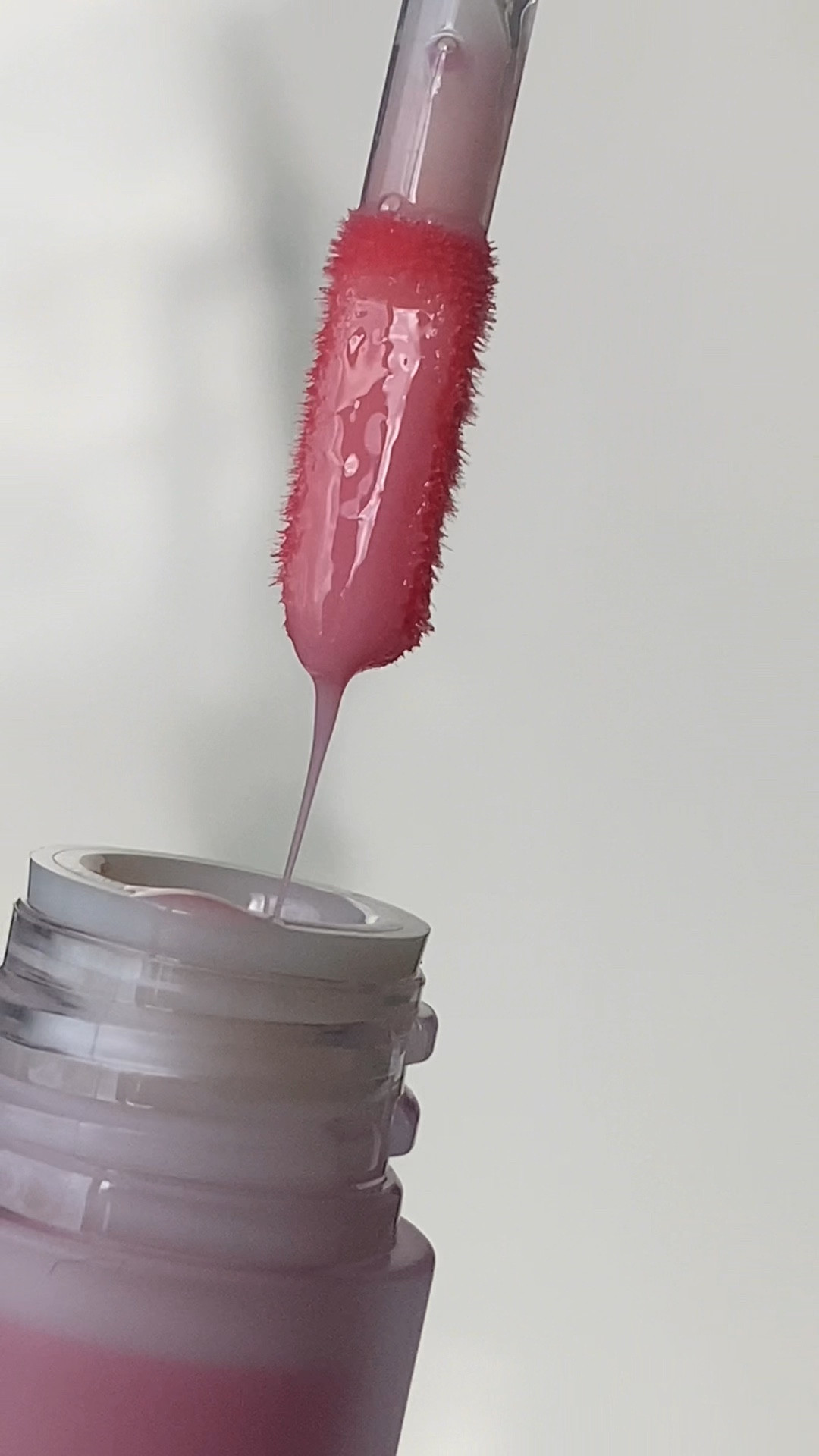 One of my favorite glosses of all time✨ 

@nyxcosmetics this is milky gloss - milk it pink 
$8.50

Truly a milky pink shade to top off any lipstick or even just a lip liner. Also smells like actual candy which I love🍭🤍



#LTKbeauty