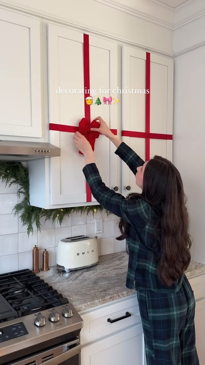 Decorating the kitchen for Christmas 🎄 #LTKVideo 

#LTKHoliday #LTKSeasonal
