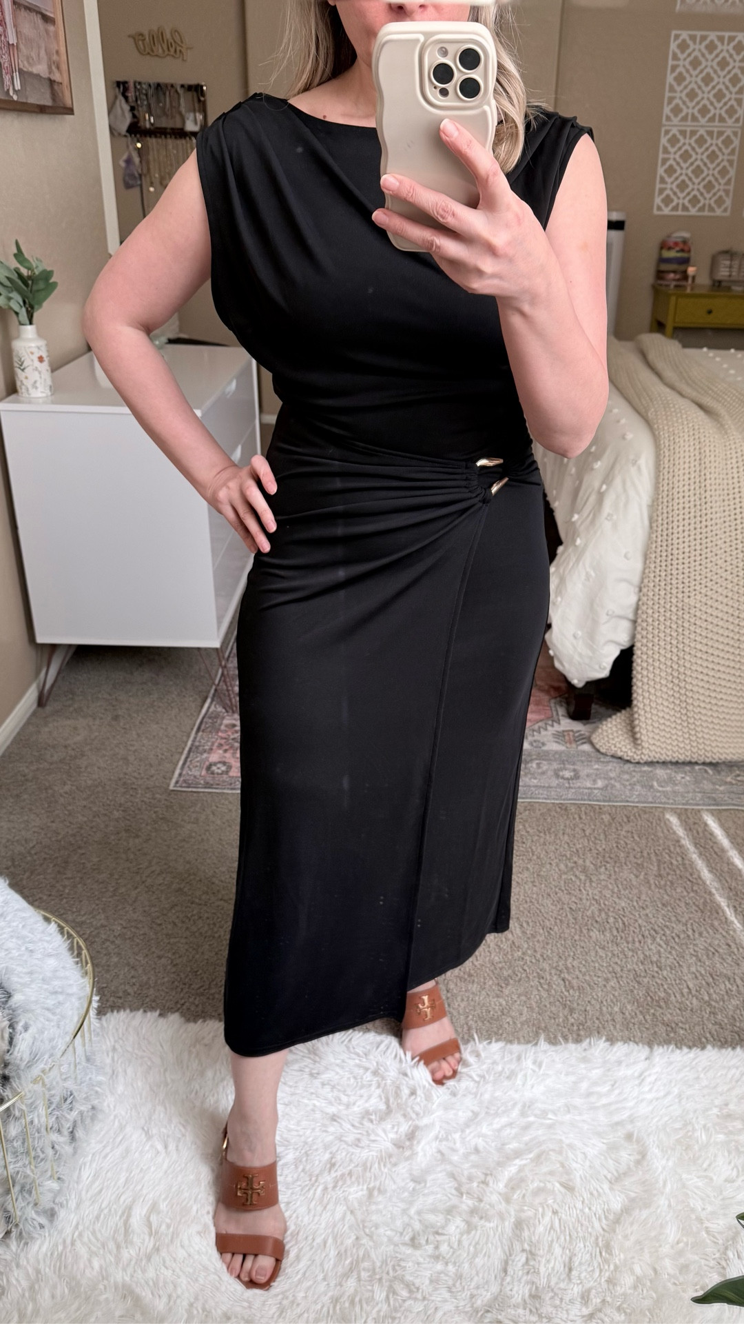 This cute wrap black dress from Loft is very classy and elegant. The ruching makes it very flattering, and the boatneck and cap sleeves add a touch of style. It’s on sale now. 

#LTKOver40 #LTKPetite #LTKWorkwear #LTKWedding #LTKSaleAlert #LTKSeasonal