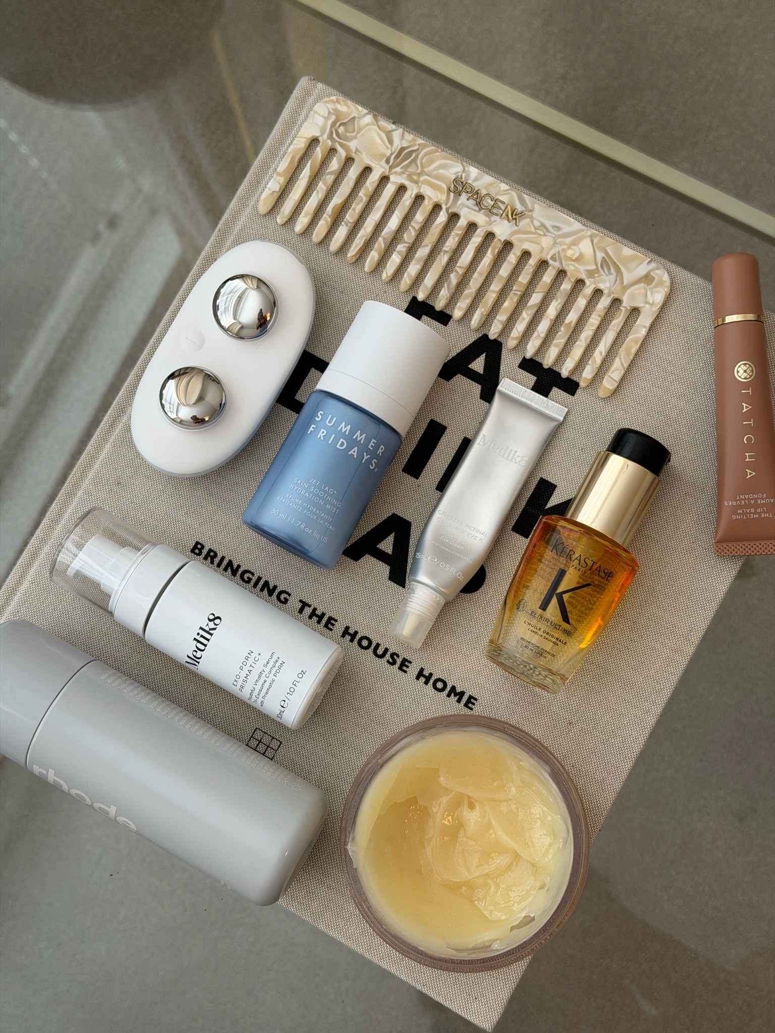 Morning skincare 🧖🏻‍♀️🫧✨ what I’ve been using lately for my AM routine 

Medik8, Kerastase, Sunmer Fridays, Rhode, Elemis, Ziip Halo, Tatcha 

@Medik8 (ad)