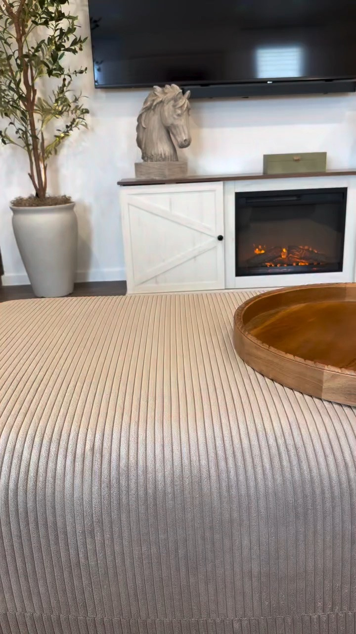 Little details make the biggest difference 🤍✨
Obsessed with how this tray pulled my whole living room together 🤎

Link in my bio 🔗
Comment SHOP for any links ✨

#homeinspo #neutraldecor #amazonfinds #livingroomideas #targethome