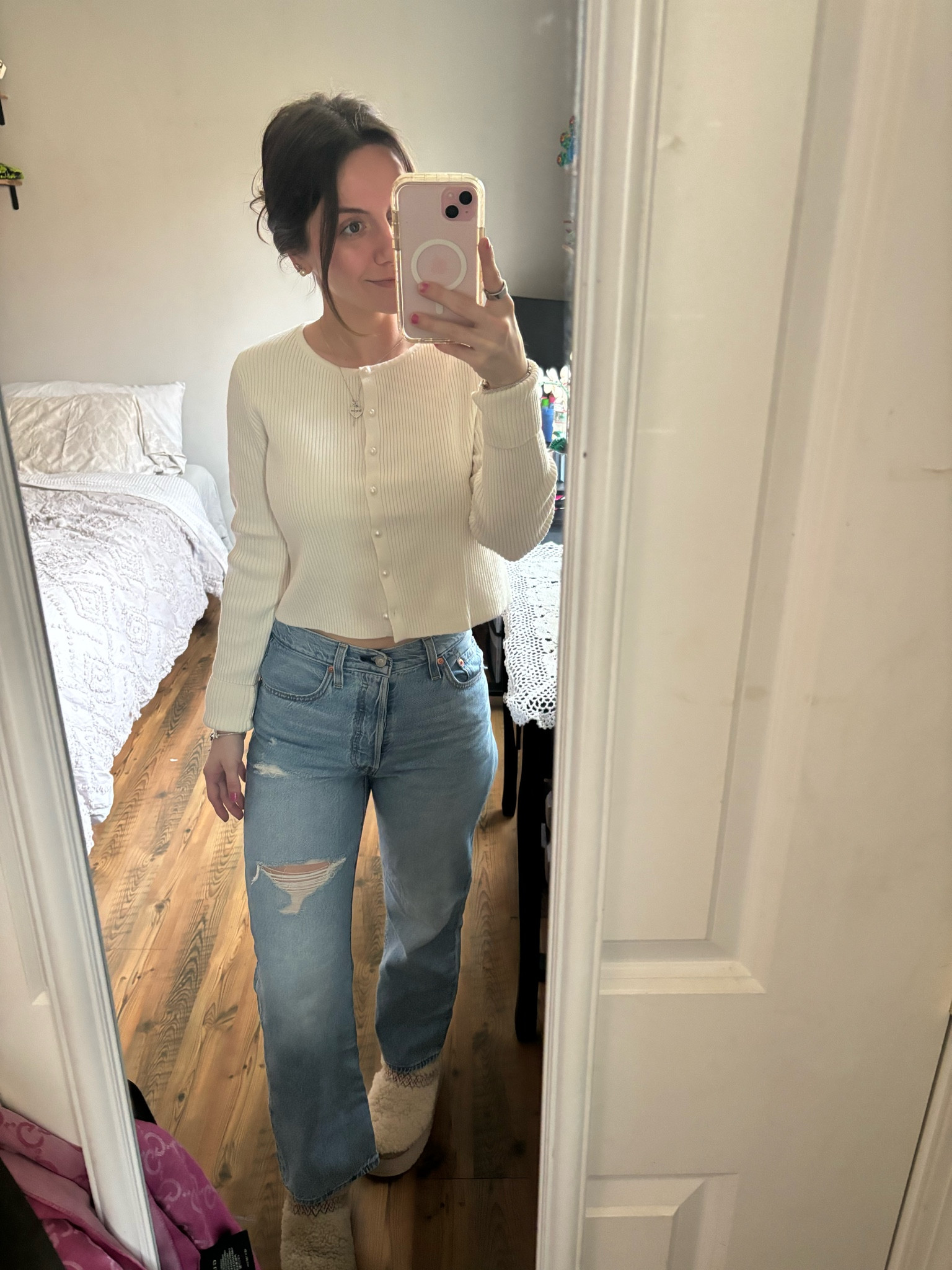 Todays fit! Loving this cardigan so much, paired it with my favorite style Levi’s and my fav platform Uggs 🤩

#LTKSeasonal #LTKFindsUnder100 #LTKStyleTip