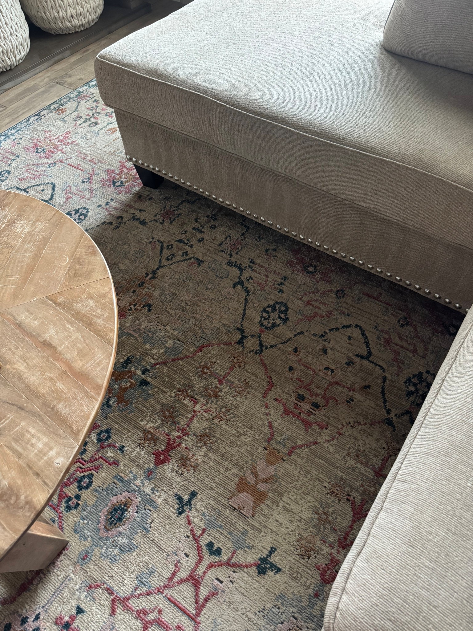 LIVING ROOM RUG 🤍