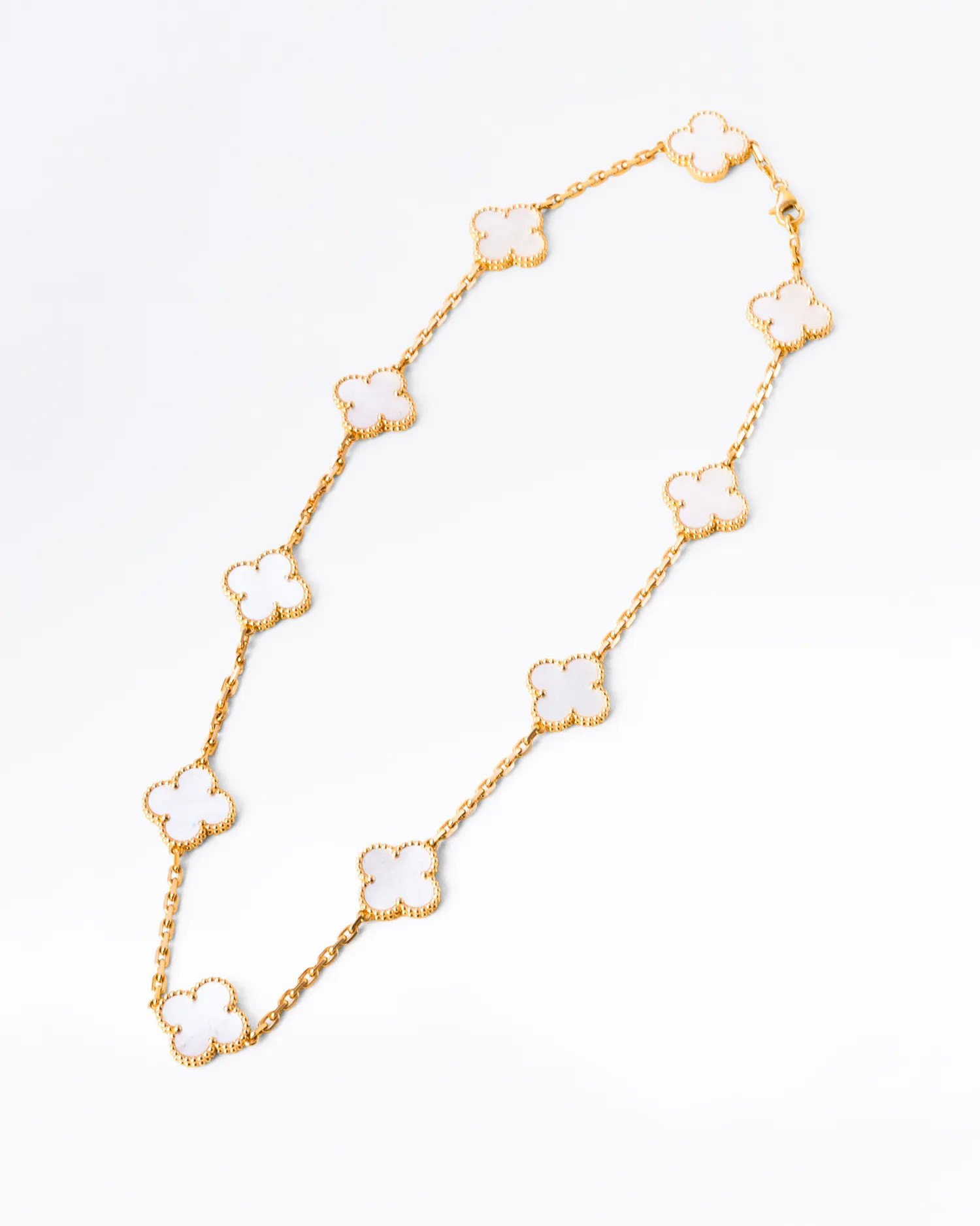 HomeHow It WorksClub PerksMerch Shop | Vivrelle