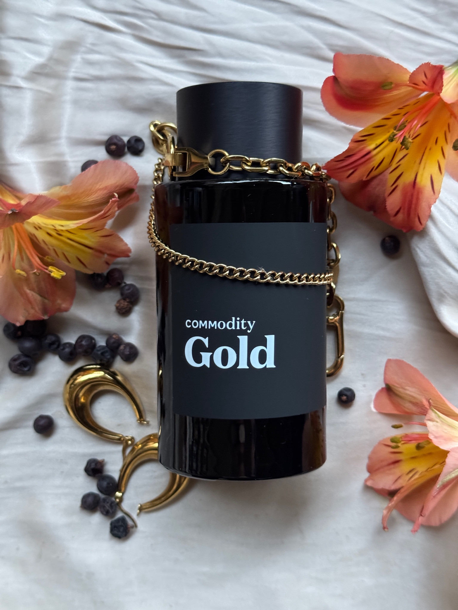 Gold Expressive by Commodity for the perfect unisex autumn winter scent 🍂

Top notes : Juniper Berries
Heart Notes : Vanilla and Sandalwood
Base Notes : Amber, Benzoin and Creamy Musk

#autumnfragrance #autumnscent #unisexscent #unisexfragrance #luxuryfragrances #vanilla 

#LTKluxury #LTKbeauty #LTKgiftguide